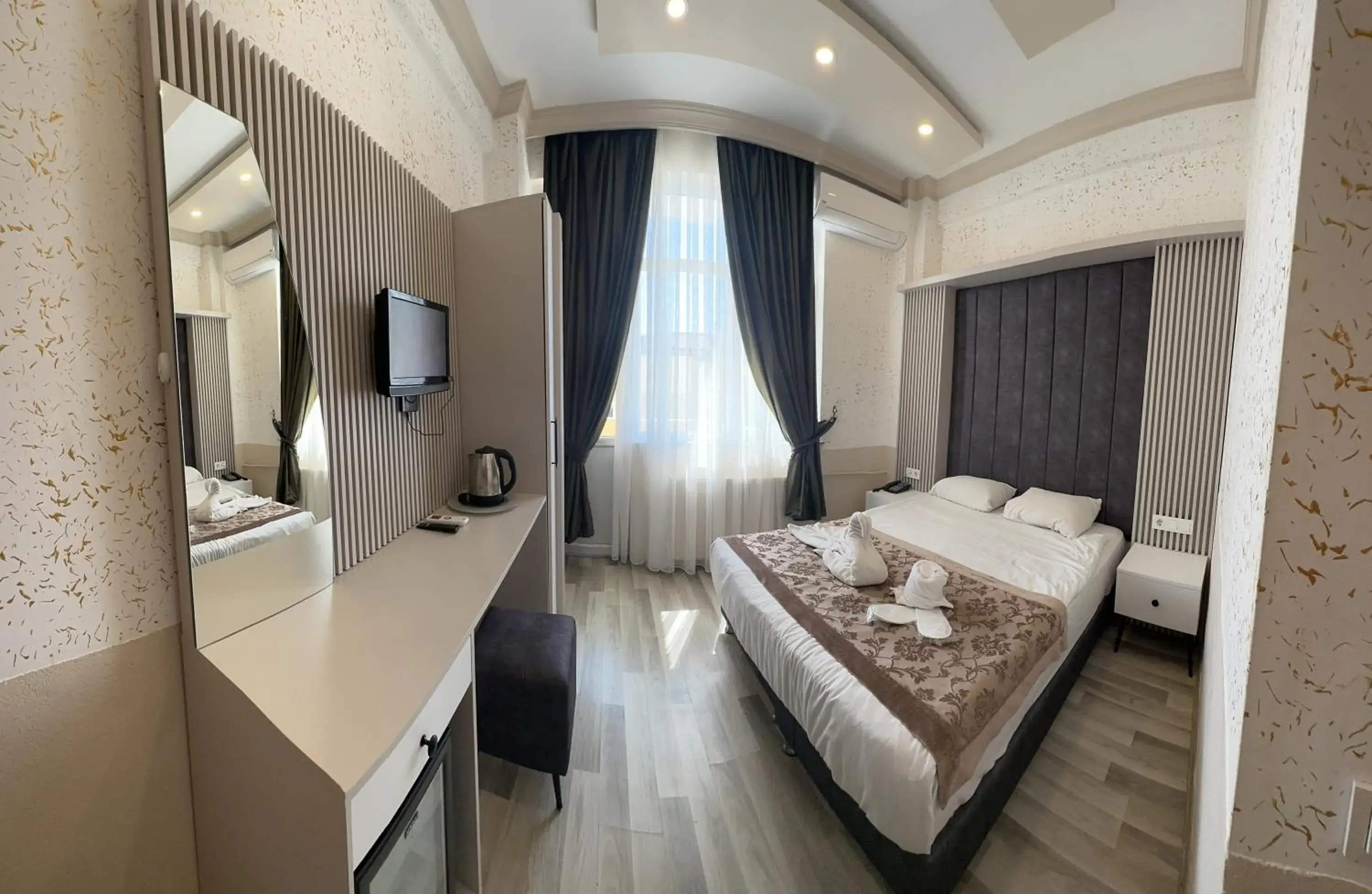 Bed in Divas Silver Bed in Divas Silver