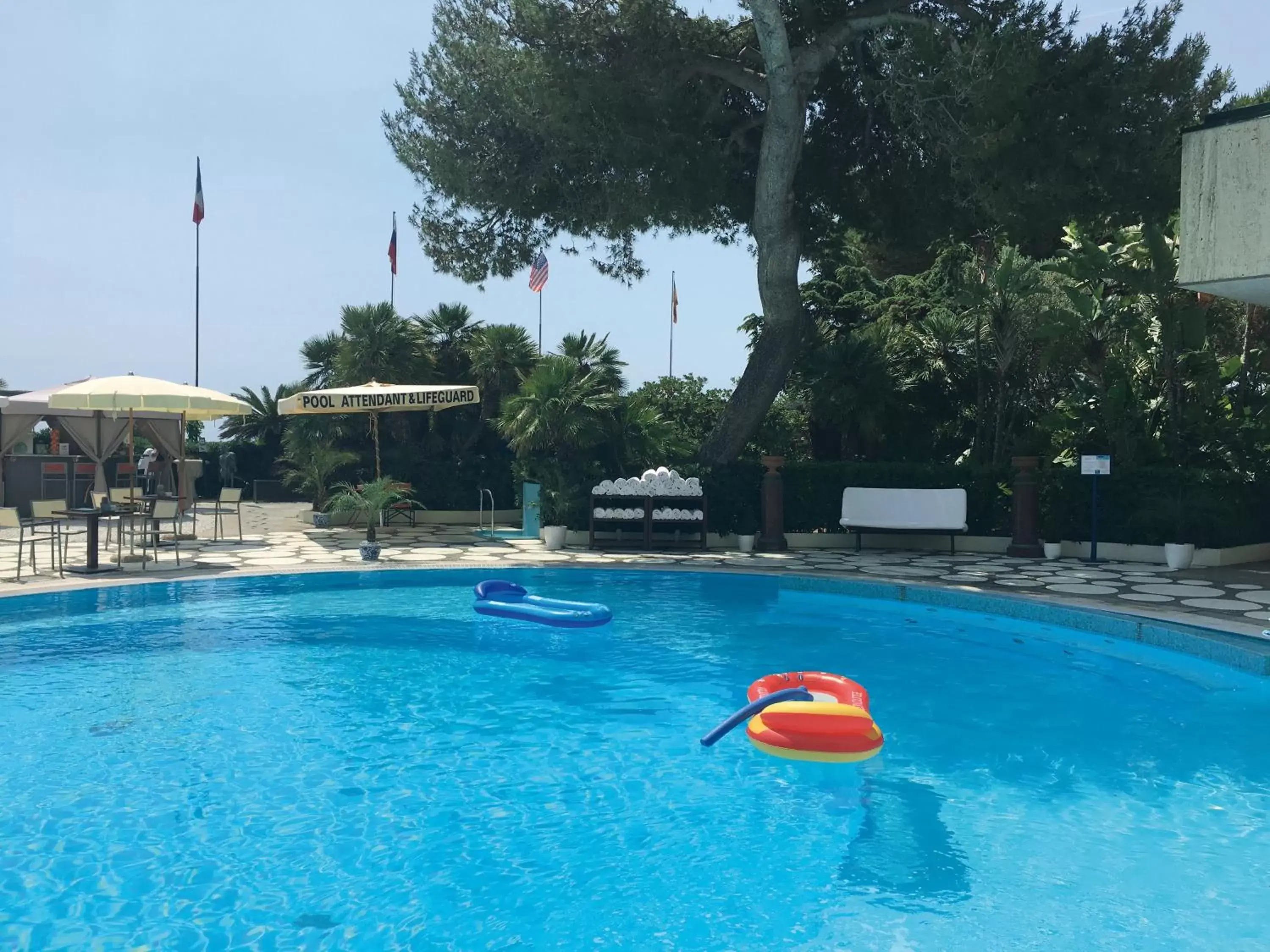 Shower, Swimming Pool in Grand Hotel Del Mare Resort & Spa