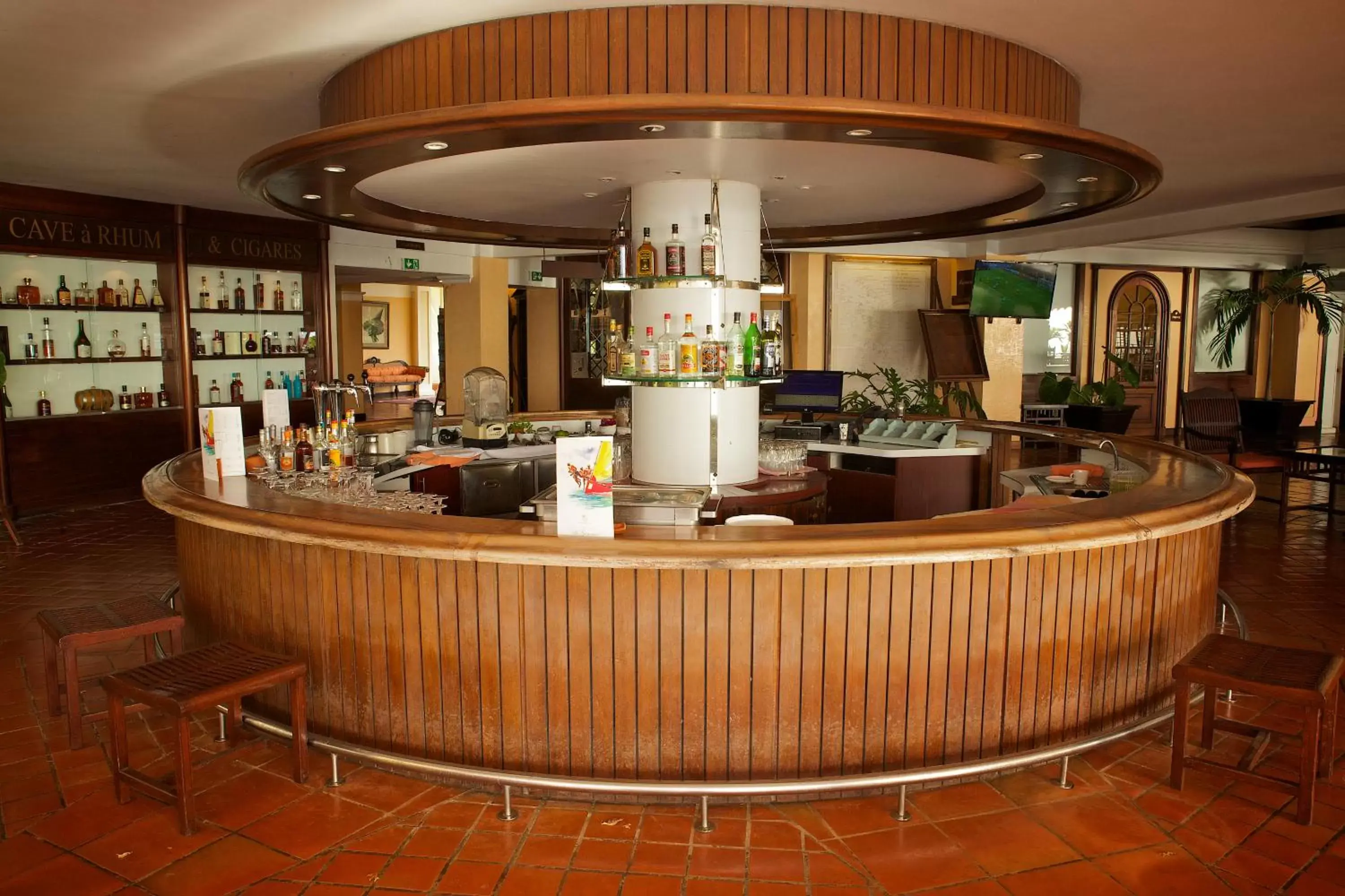 Lounge or bar, Lounge/Bar in Hotel Bakoua Martinique