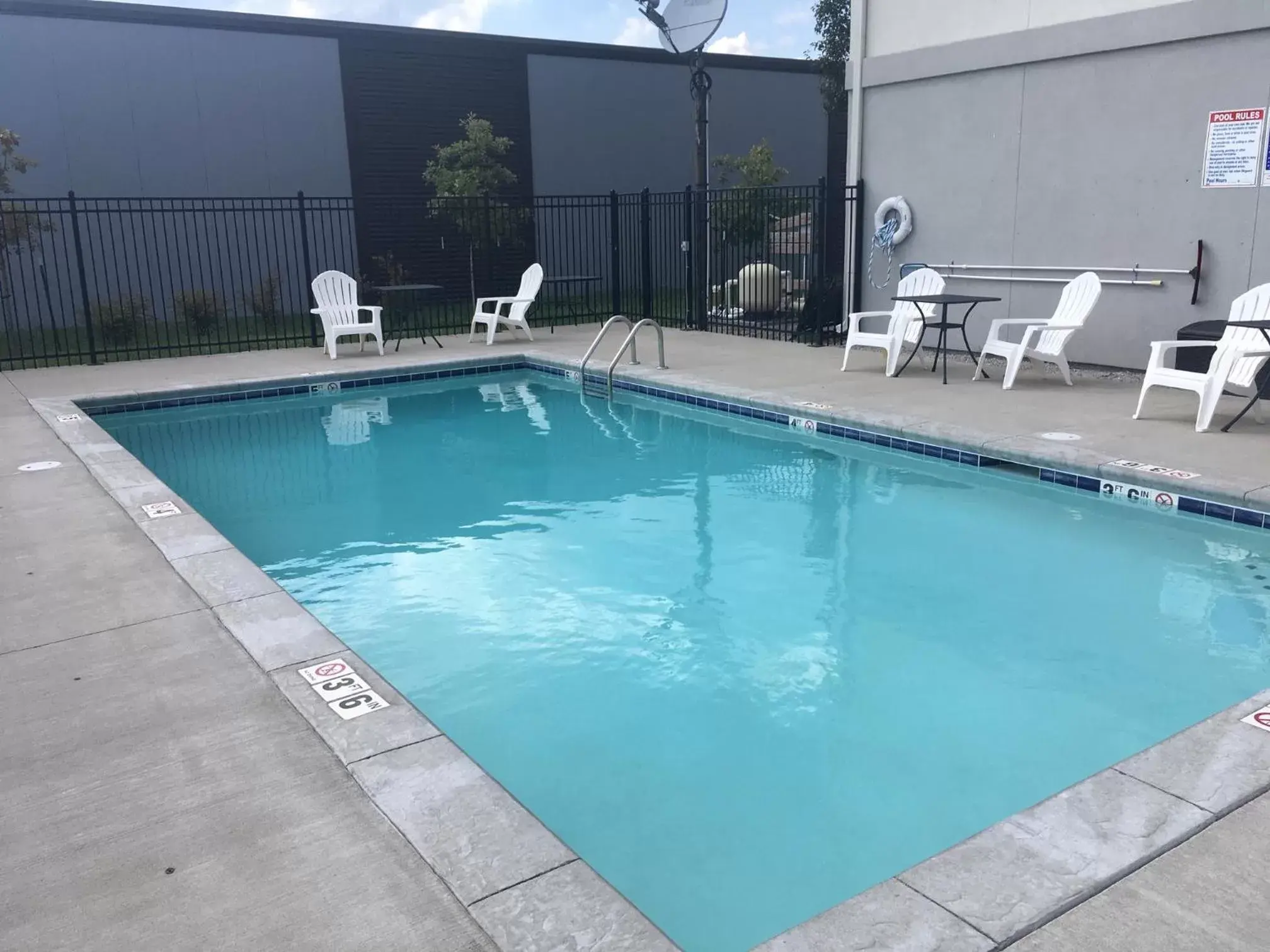 , Swimming Pool in Quality Inn & Suites Blue Springs - Kansas City