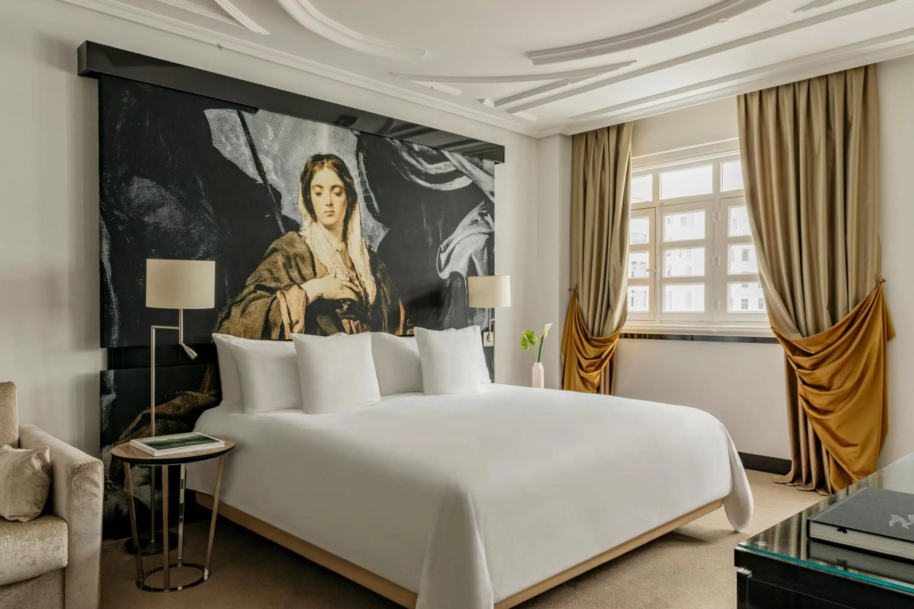 Bed in Palacio de los Duques Gran Meliá - The Leading Hotels of the World