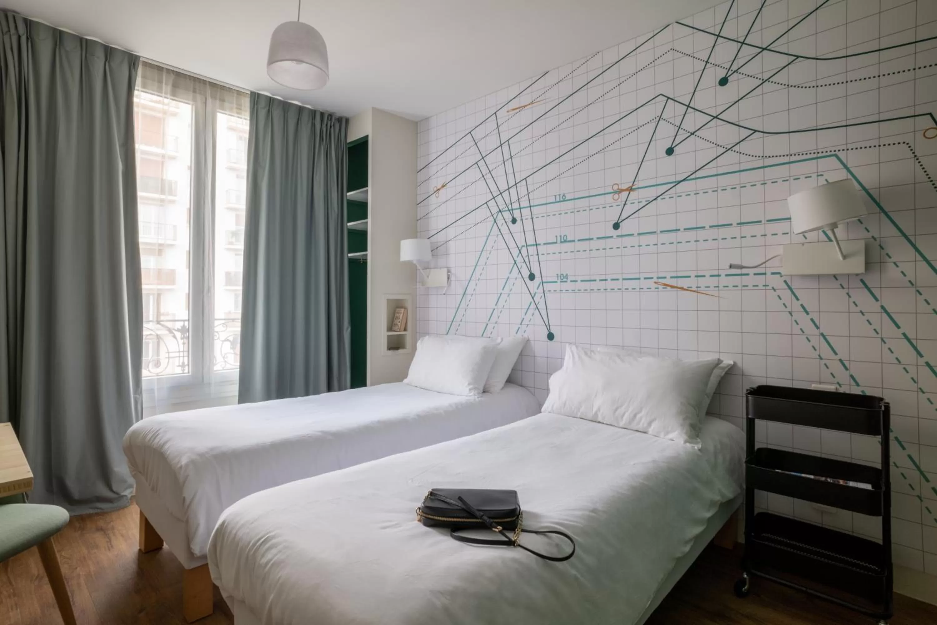 Bed in ibis Styles Asnieres Centre