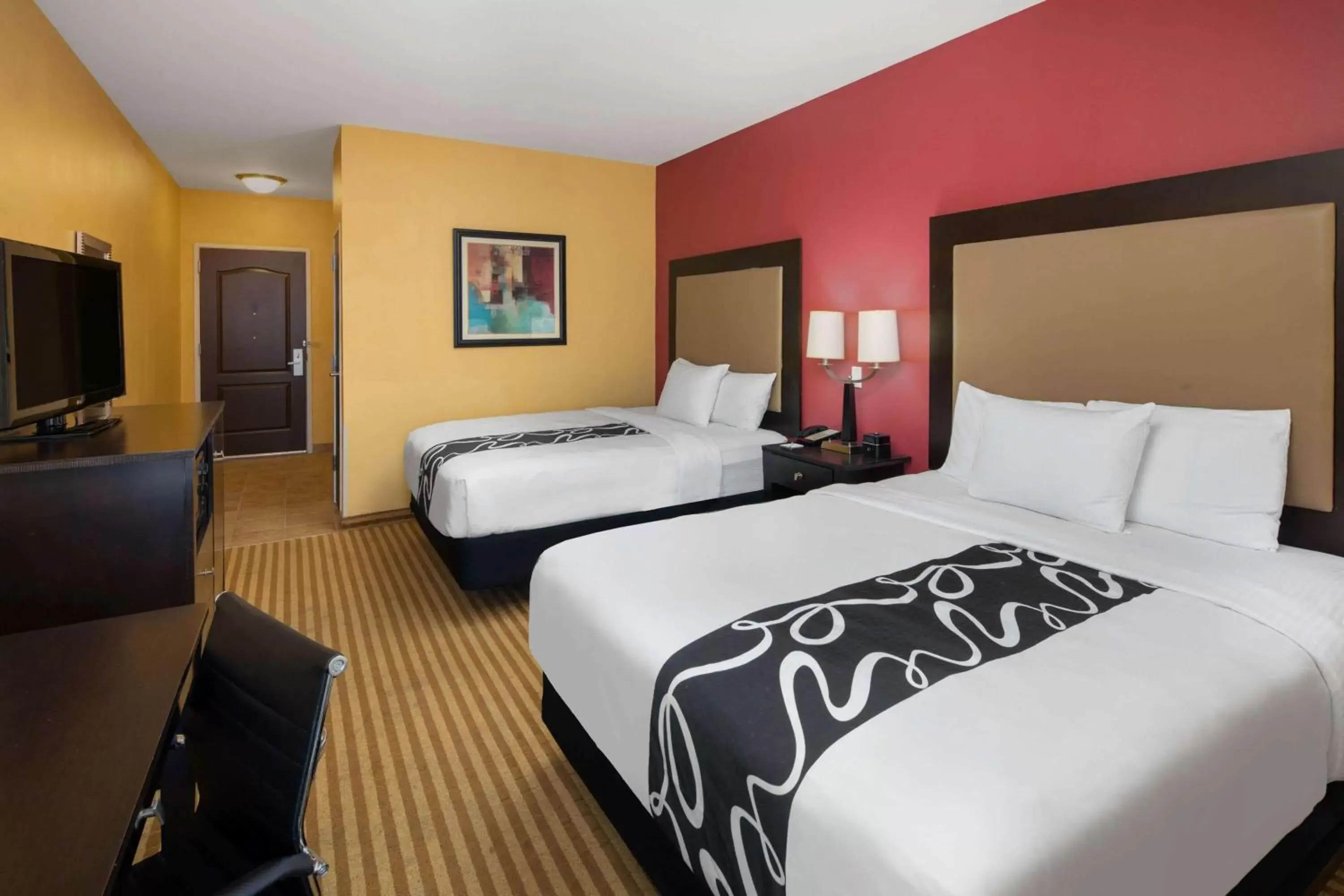 Photo of the whole room, Bed in La Quinta by Wyndham Atlanta Union City