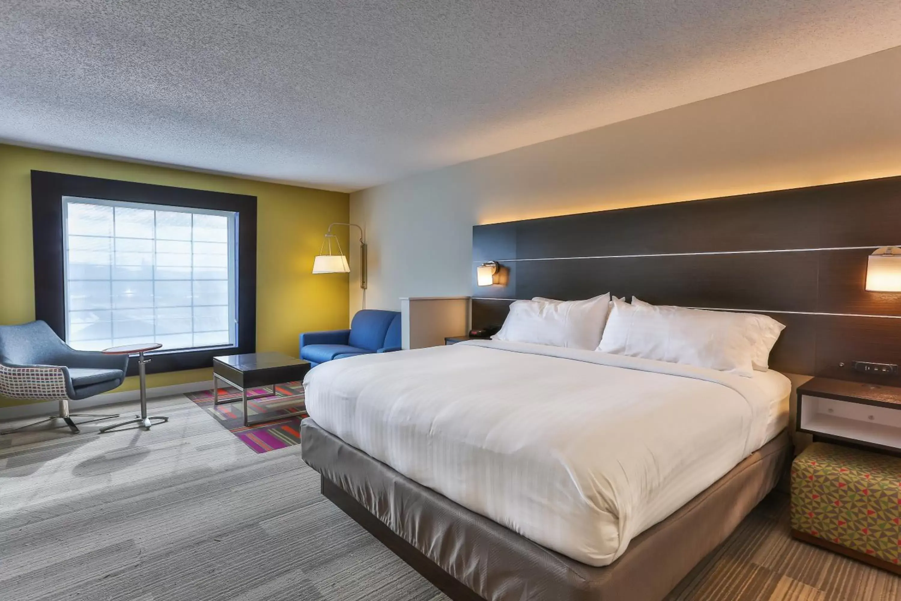 Photo of the whole room, Bed in Holiday Inn Express Hotel & Suites Reading, an IHG Hotel