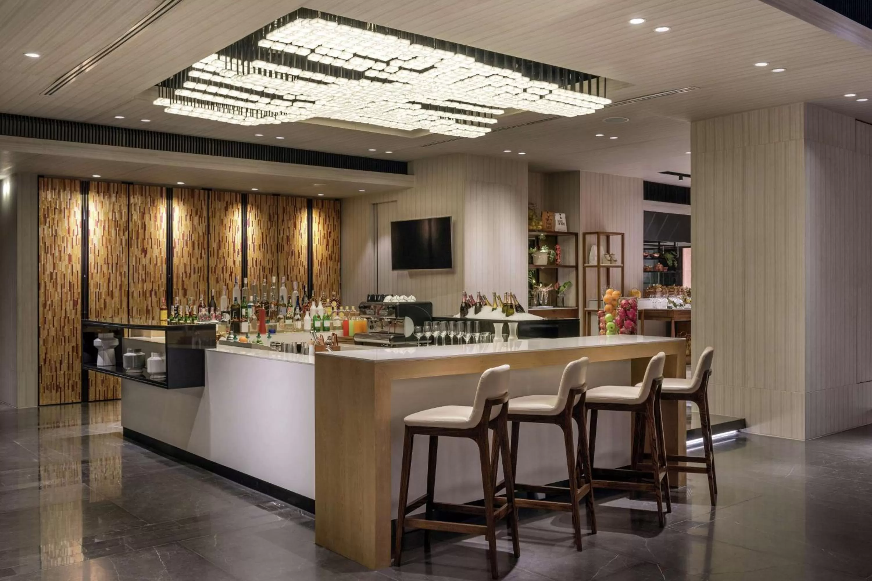 Lounge or bar in DoubleTree by Hilton Bangkok Ploenchit