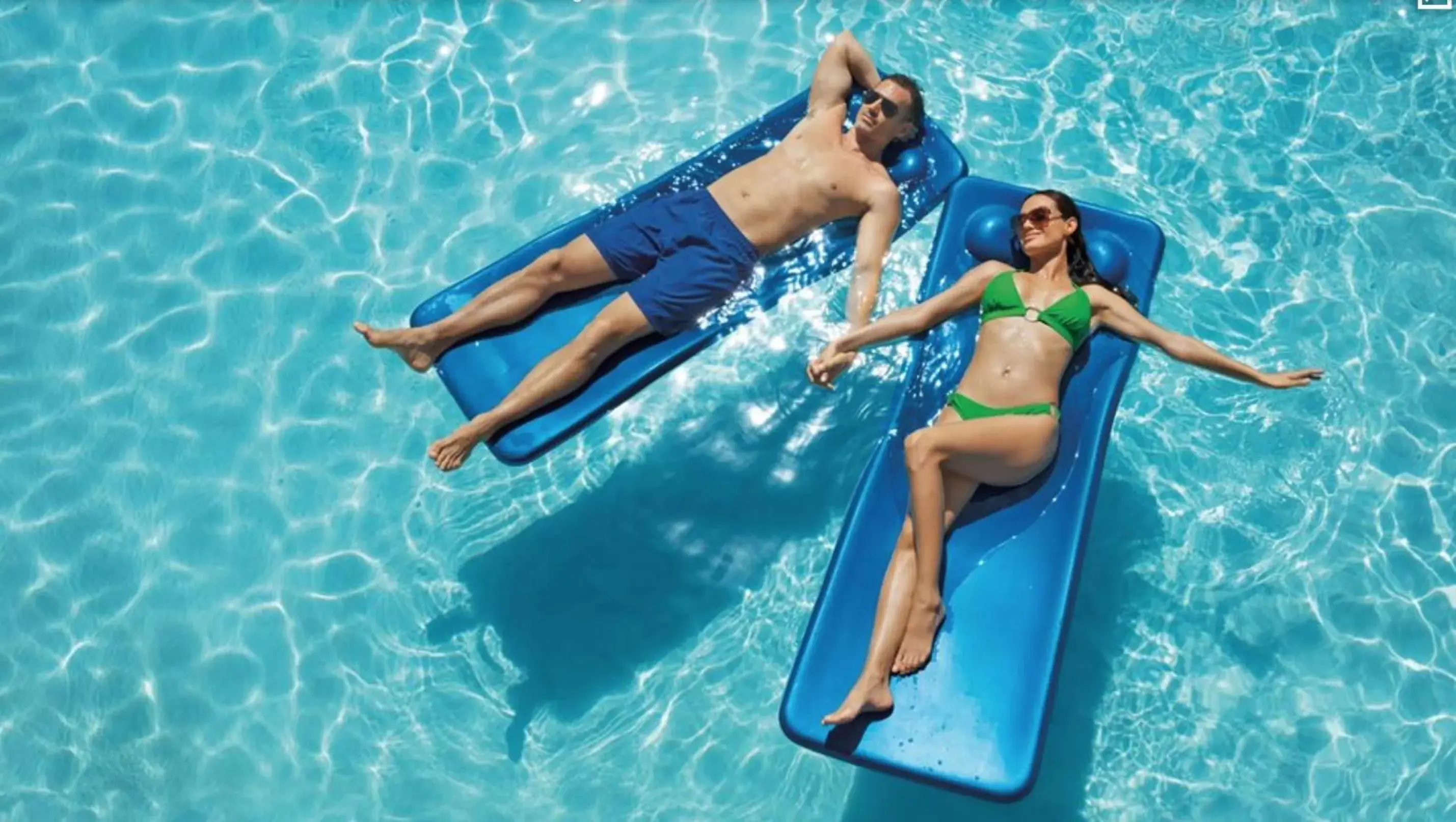 People, Swimming Pool in AVENTURA VILLAGE LOS CORALES BEACH and SPA