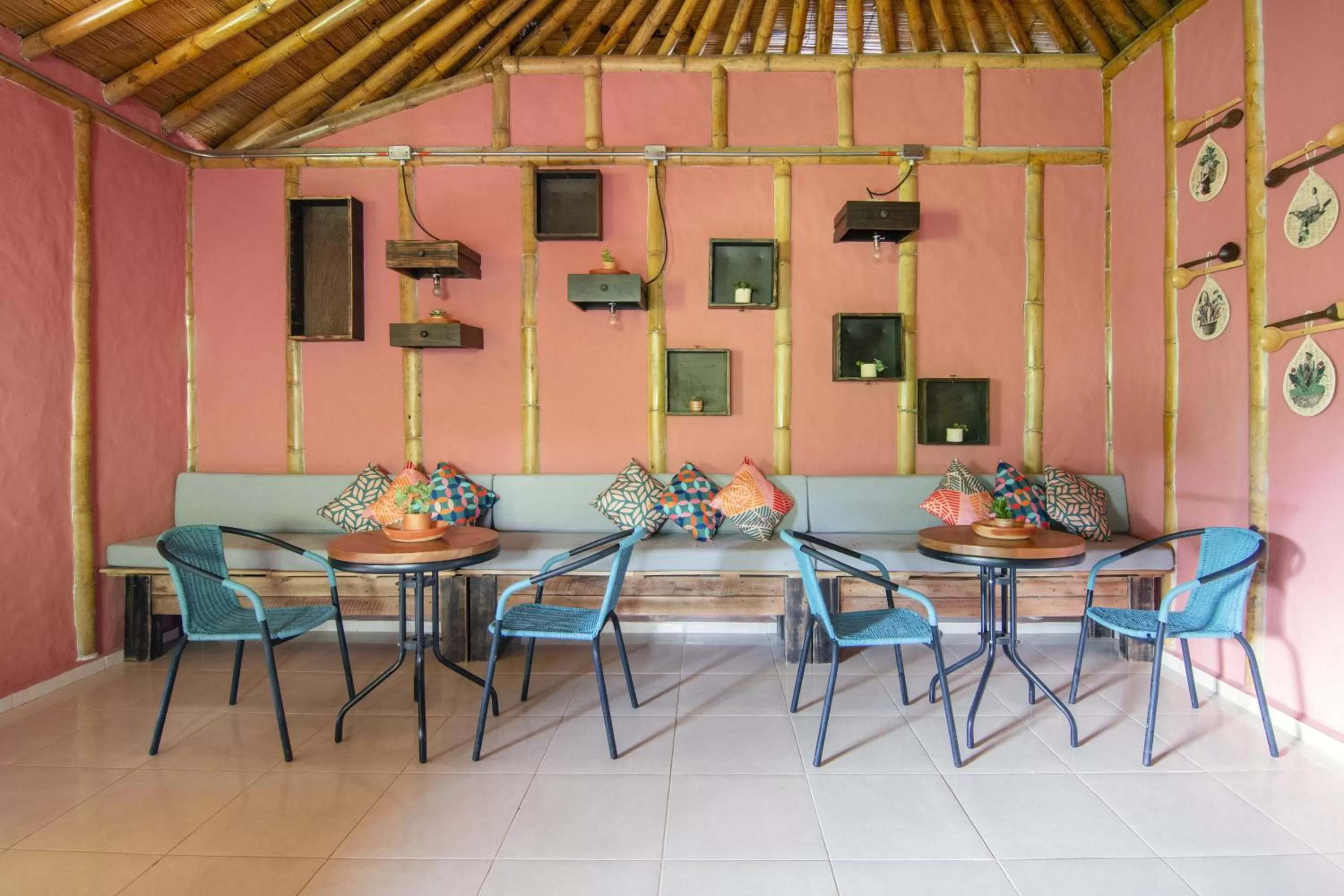 Communal kitchen in Los Otobos finca hotel 1