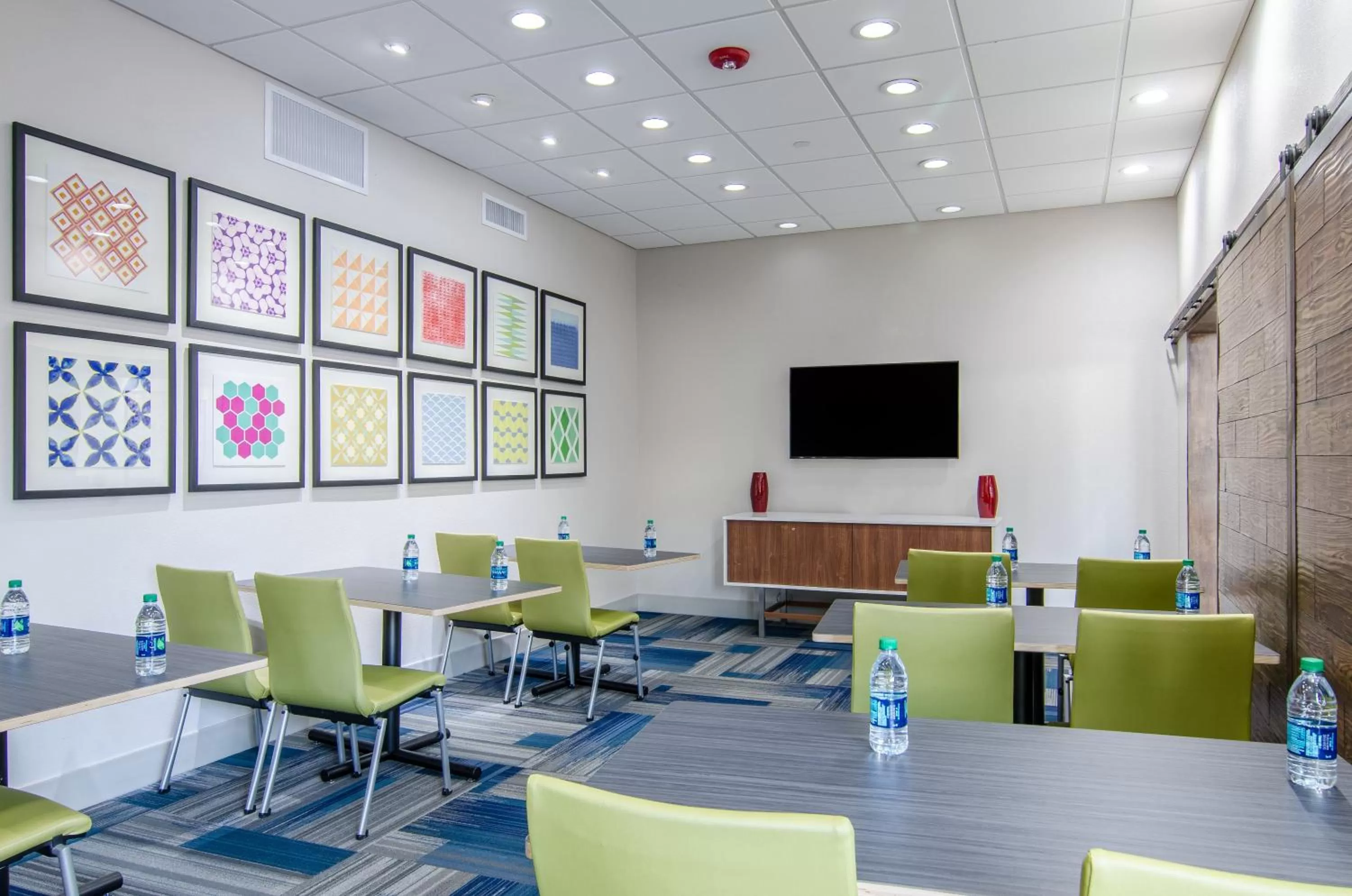 Meeting/conference room in Holiday Inn Express & Suites - Atchison by IHG
