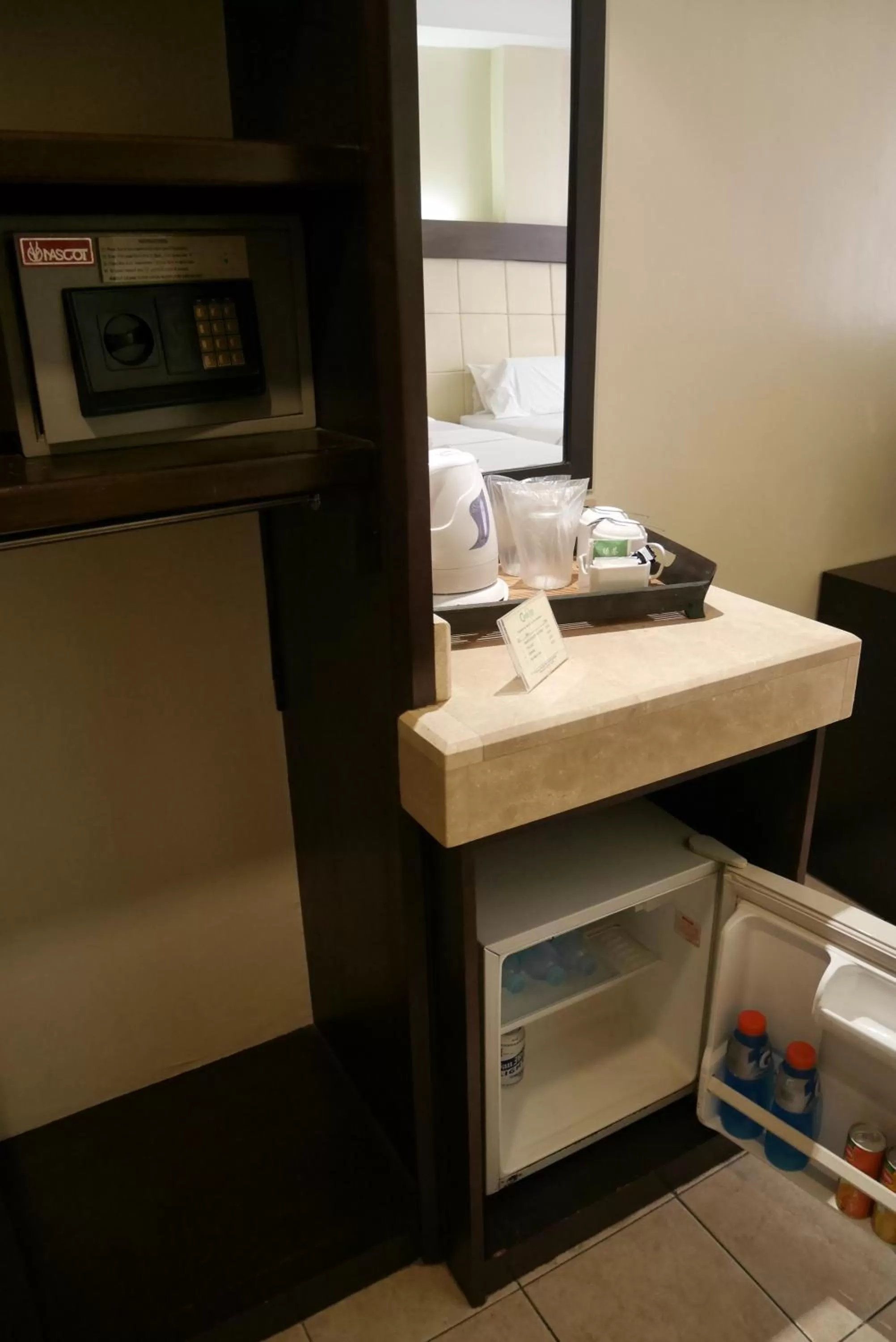 Coffee/tea facilities in Circle Inn Hotel and Suites Bacolod