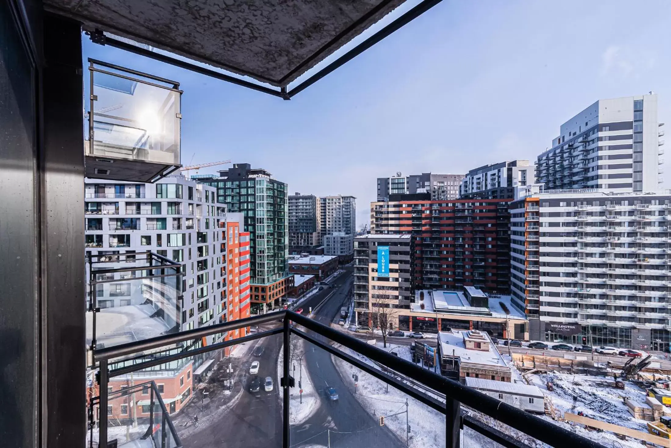 City view in WRFY Griffintown Apartment