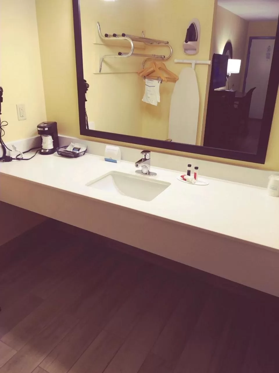 Standard King Room - Smoking in SureStay Plus by Best Western Beaumont