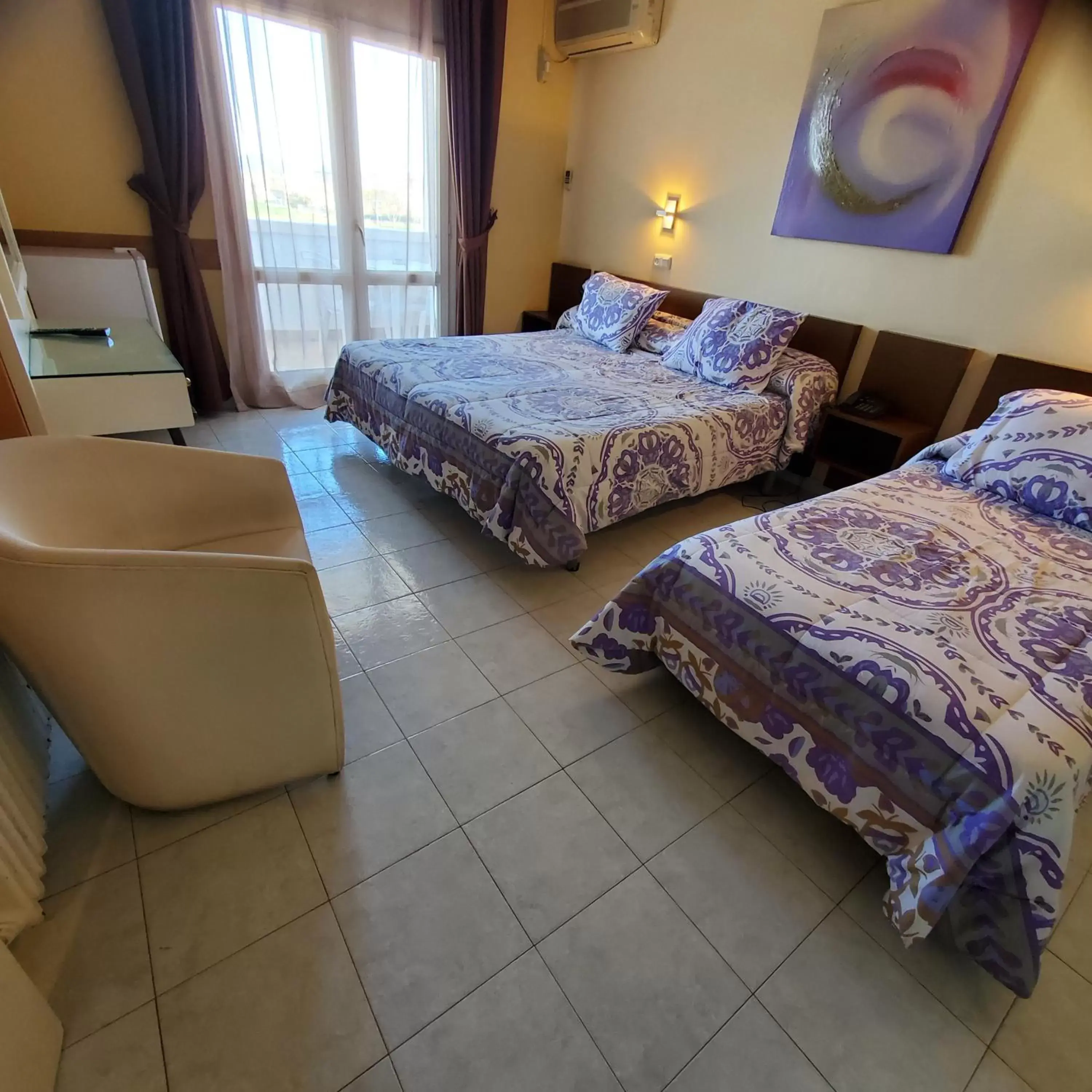 Bedroom, Bed in Ampuria Inn