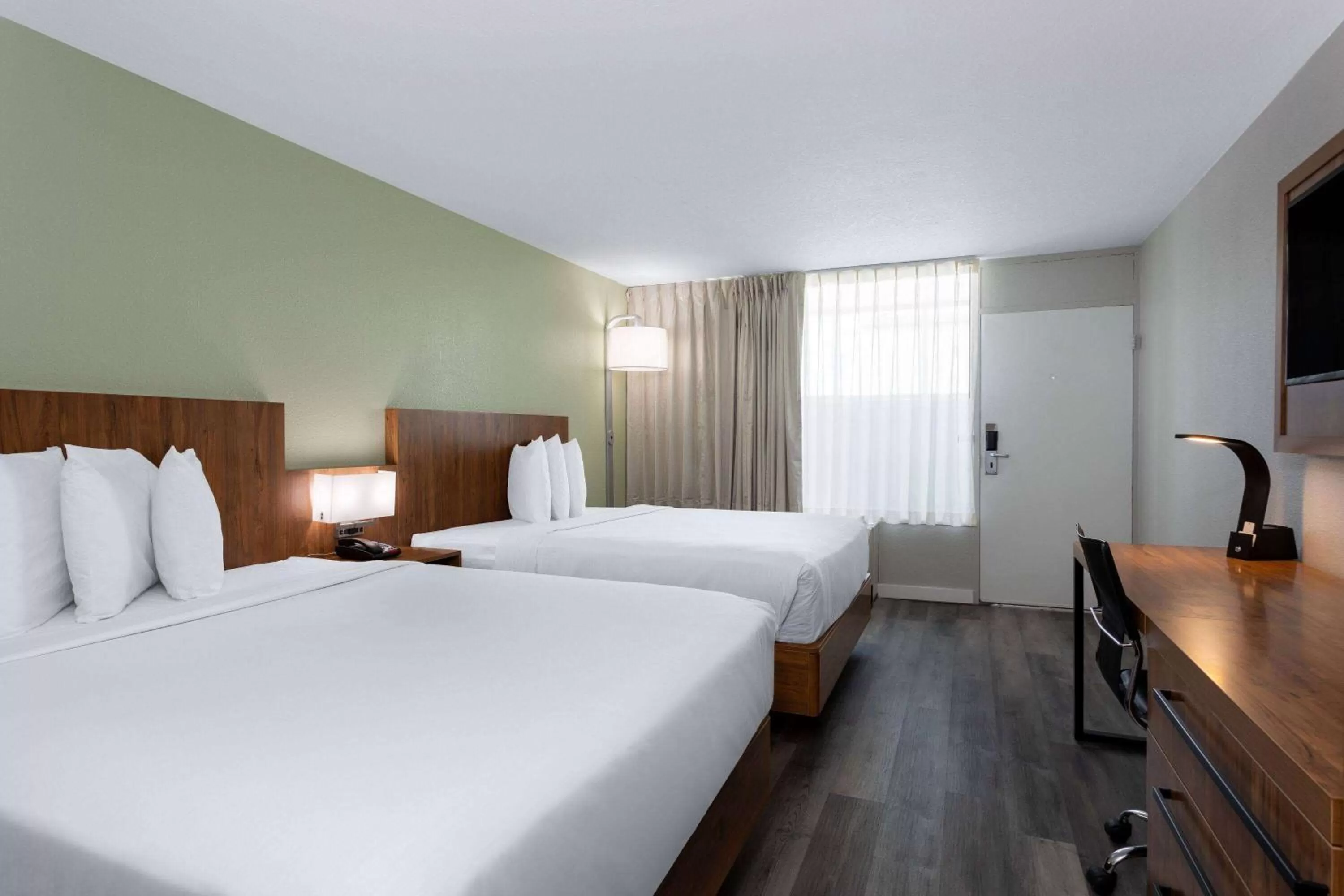 Photo of the whole room, Bed in Ramada by Wyndham Altamonte Springs Near I-4