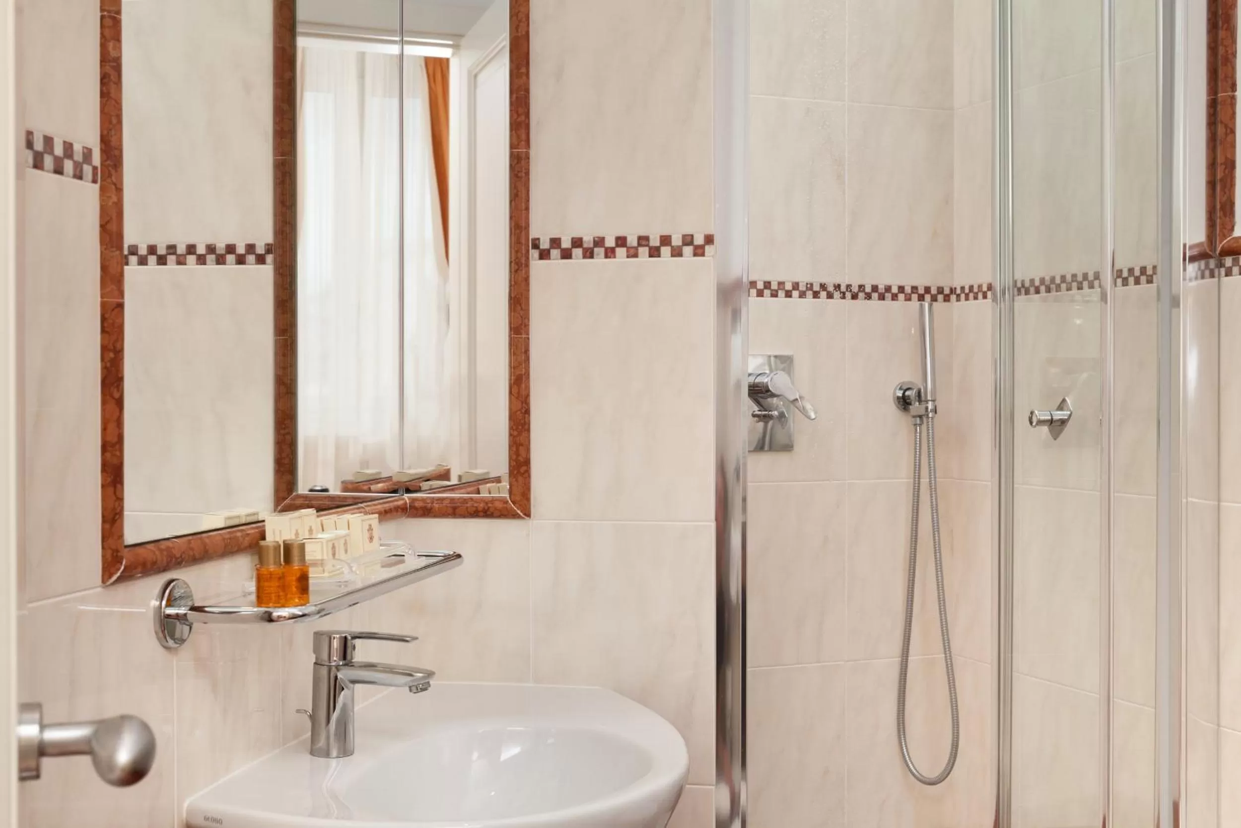 Bathroom in Hotel Executive