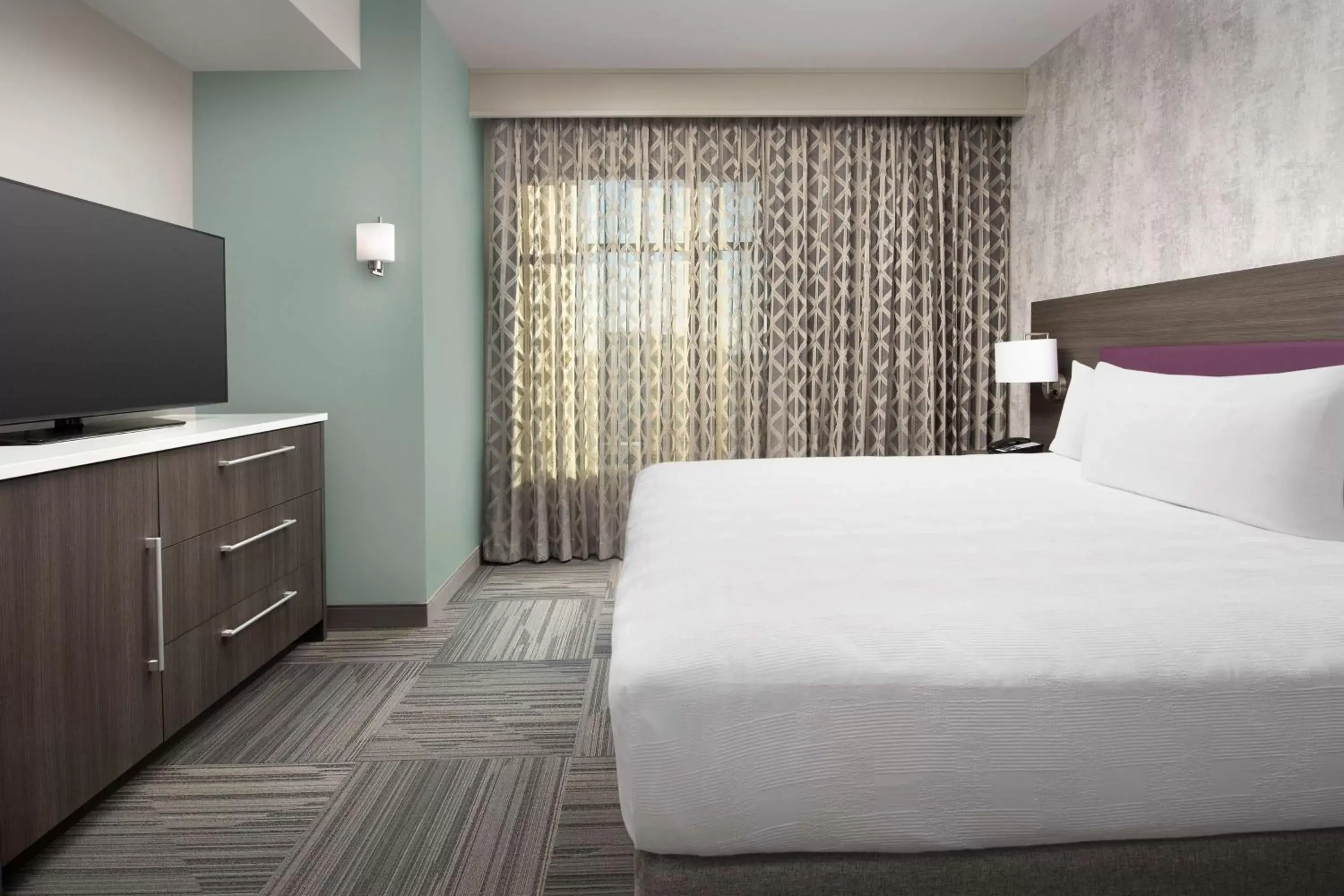 Bed in Home2 Suites By Hilton Denver Northfield