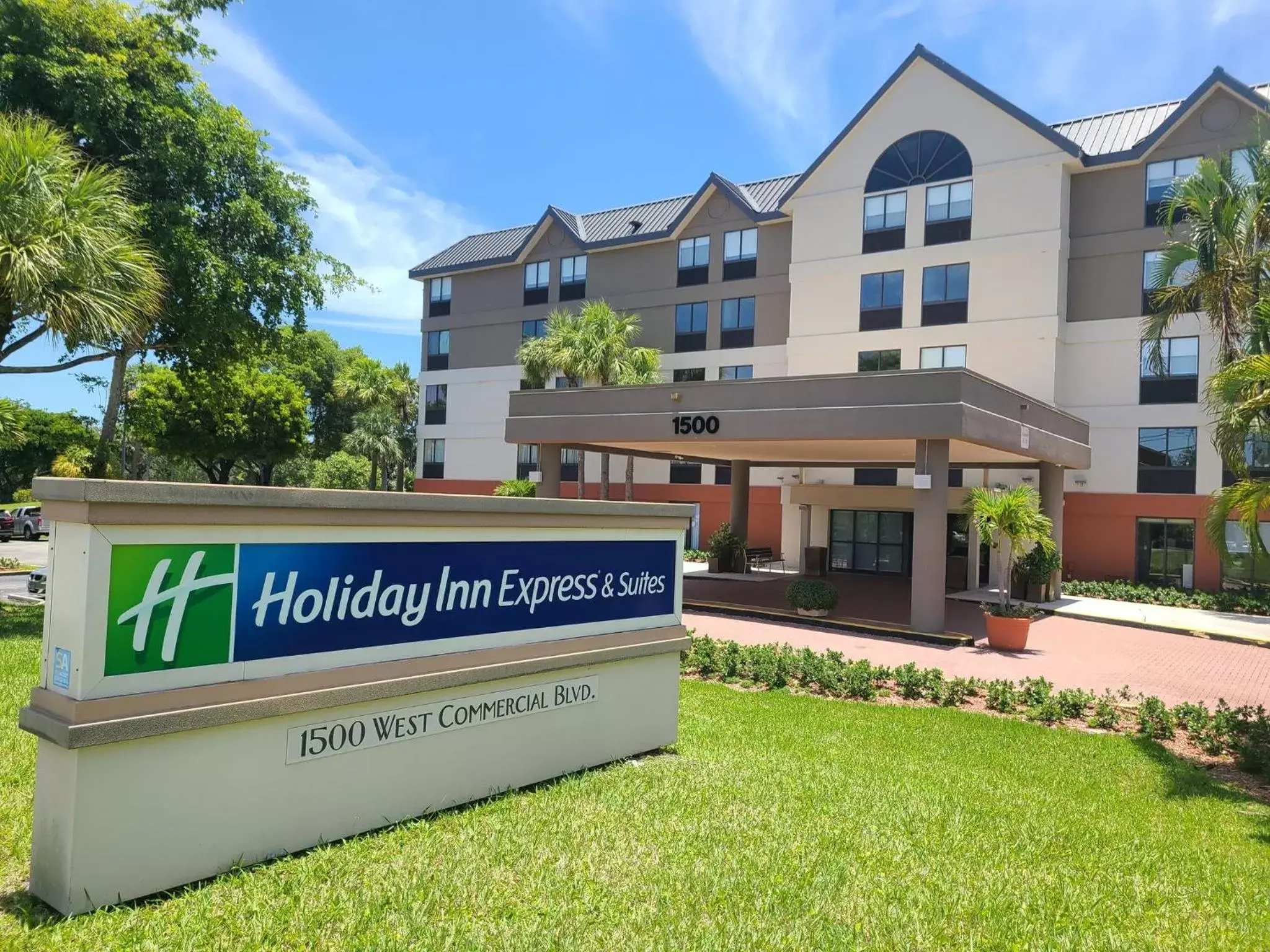 Property Building in Holiday Inn Express Fort Lauderdale North - Executive Airport, an IHG Hotel