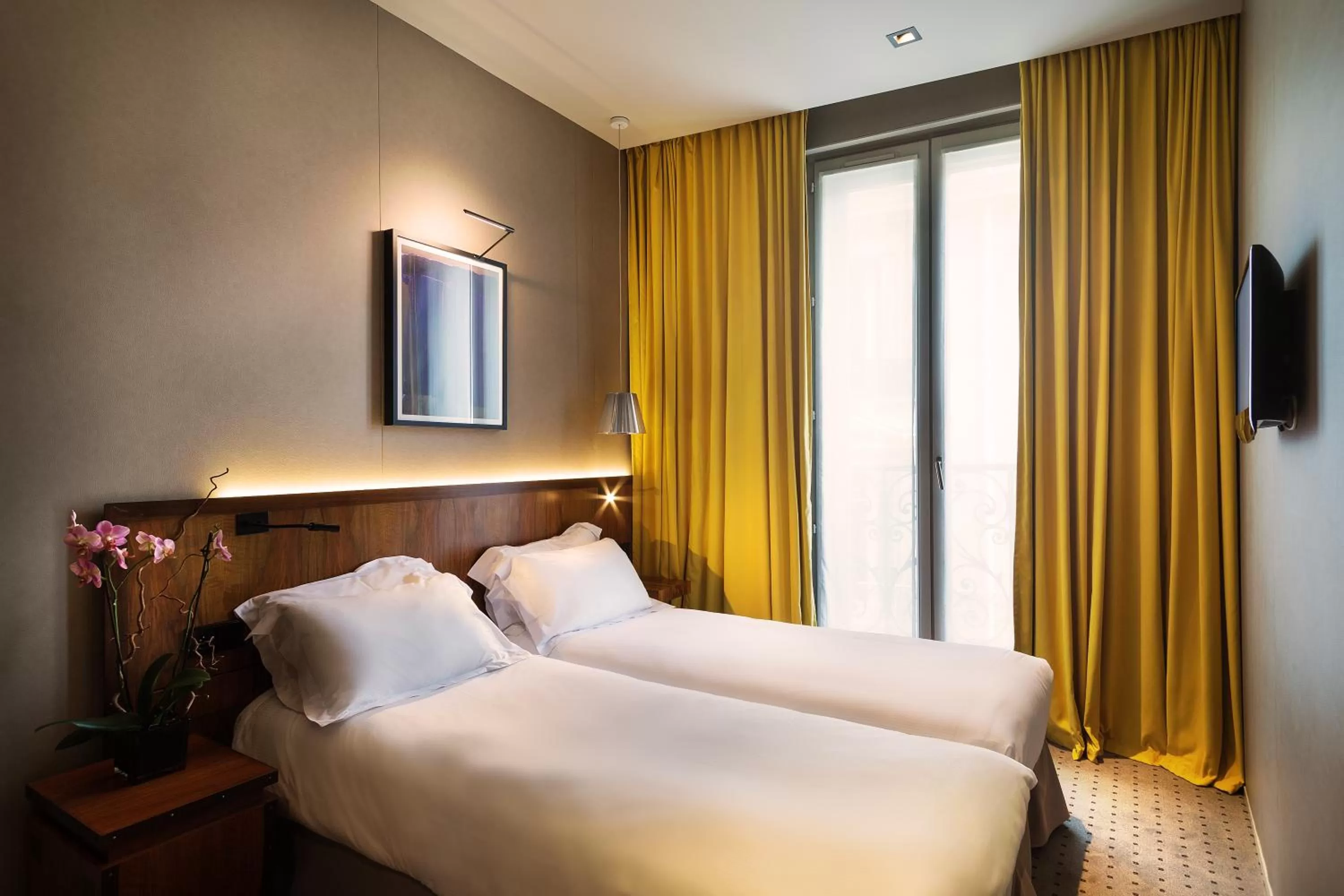 Bed in Chateaudun Opéra