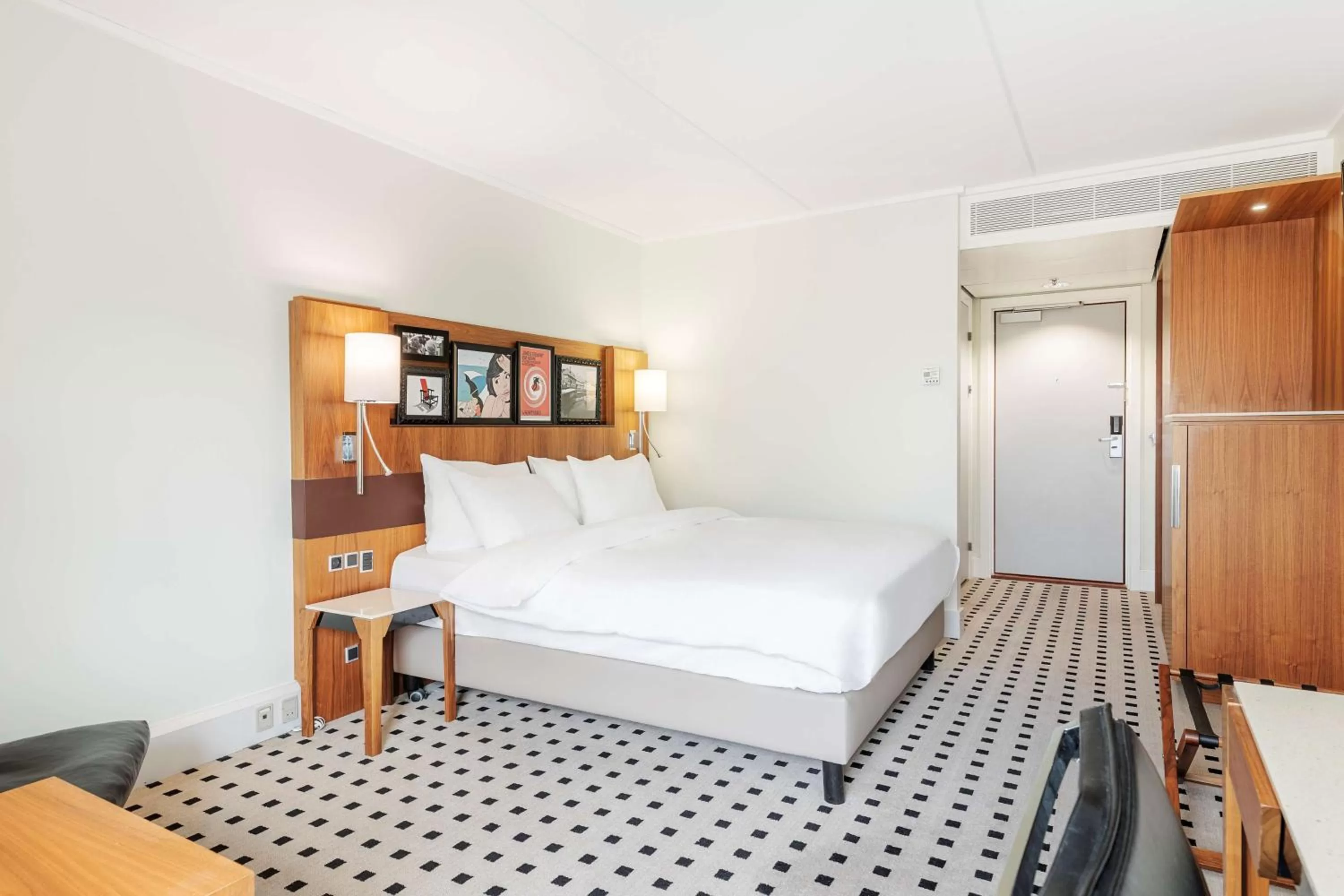 Seating area, Bed in Radisson Blu Scandinavia Hotel Aarhus