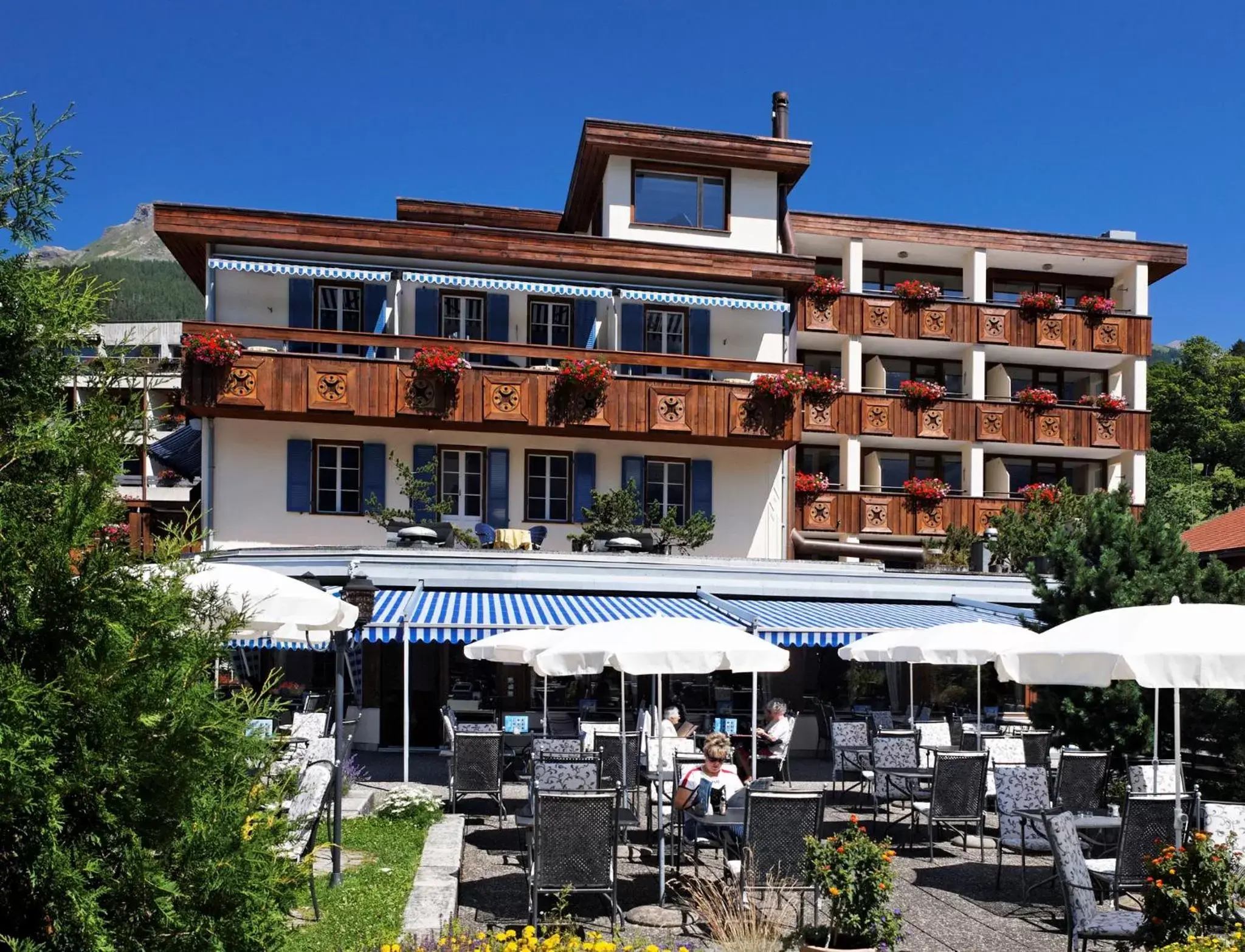 Facade/entrance, Property Building in Hotel Spinne Grindelwald