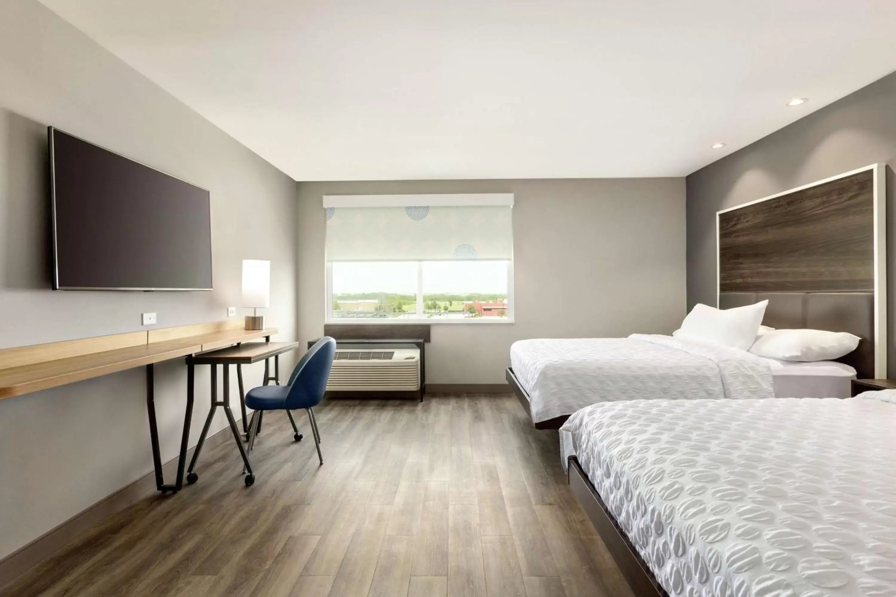 Bedroom, Bed in Tru By Hilton Wichita Northeast