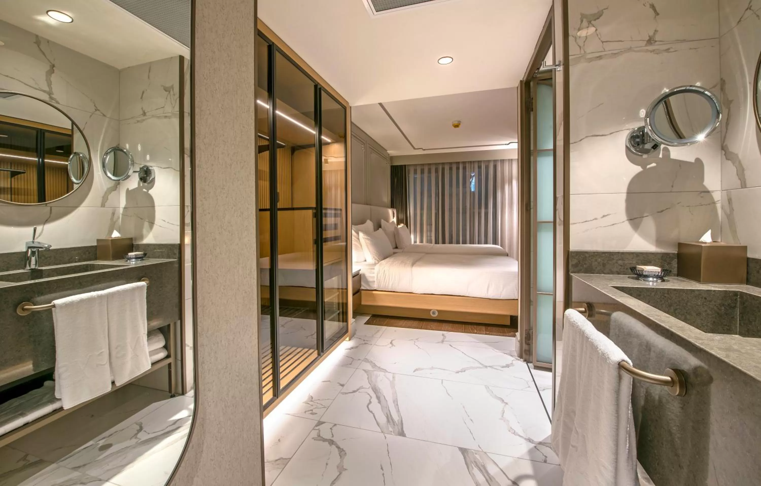 Bed in Stayso The House Hotel