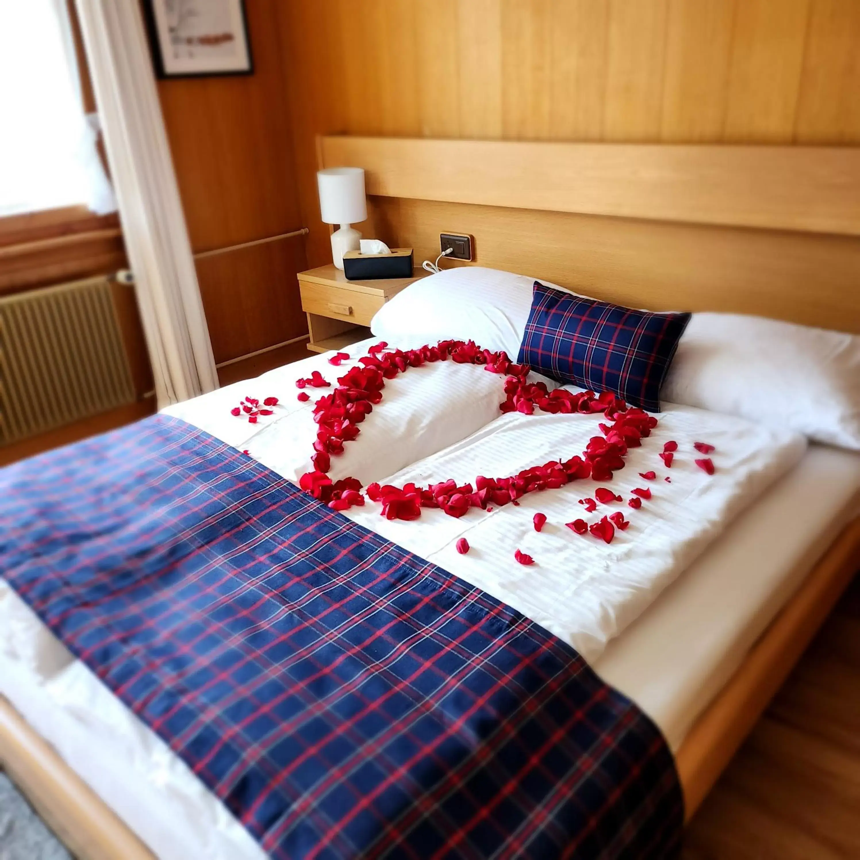 Bedroom, Bed in Alpina Boutique Hotel Ringgenberg