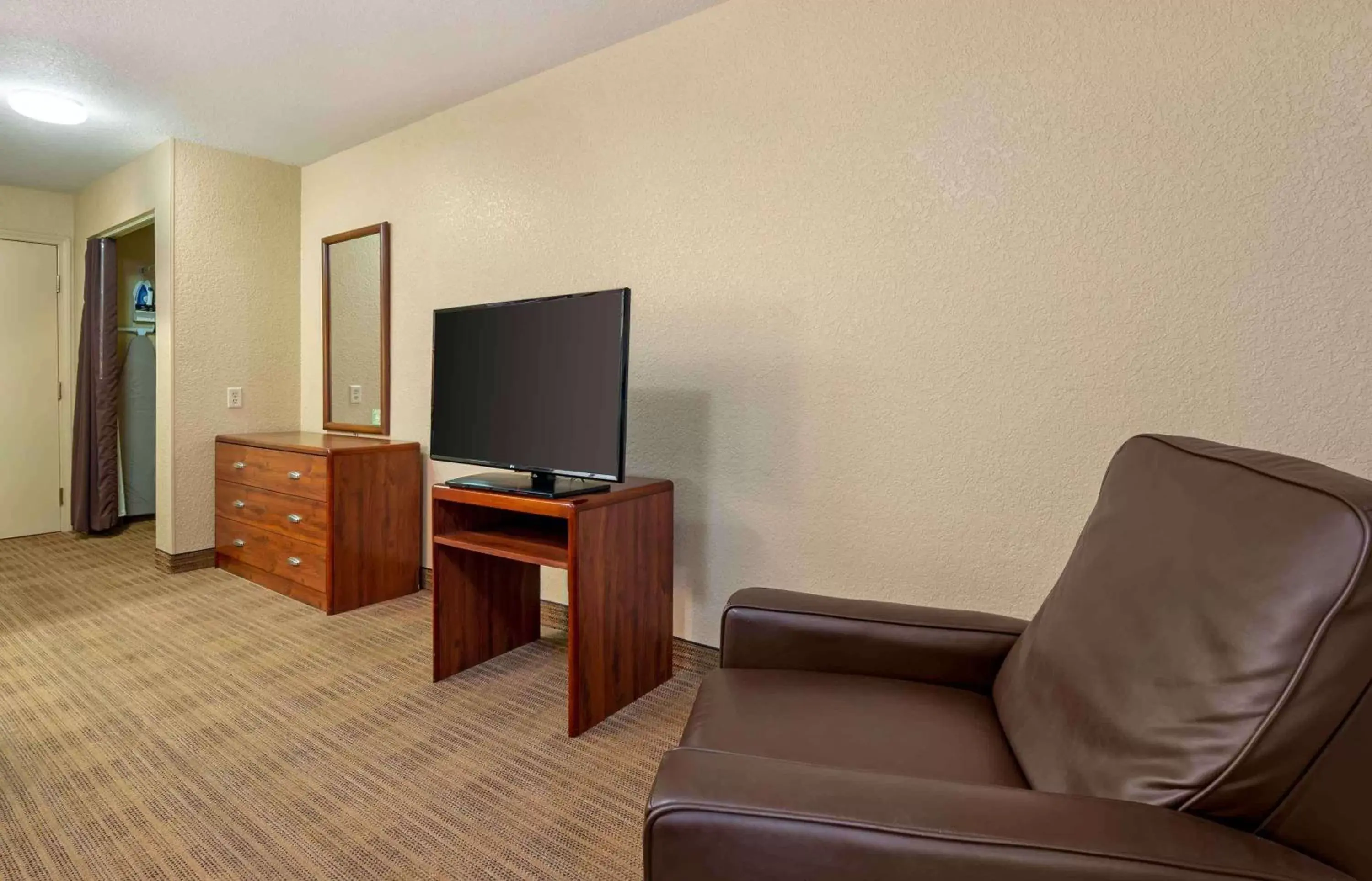 Bedroom, Seating Area in Extended Stay America Suites - Fort Wayne - North