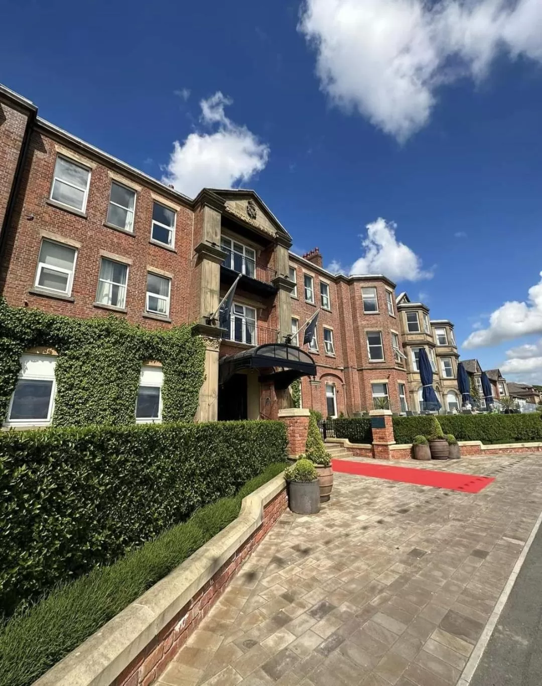 Property building in Clifton Arms Hotel