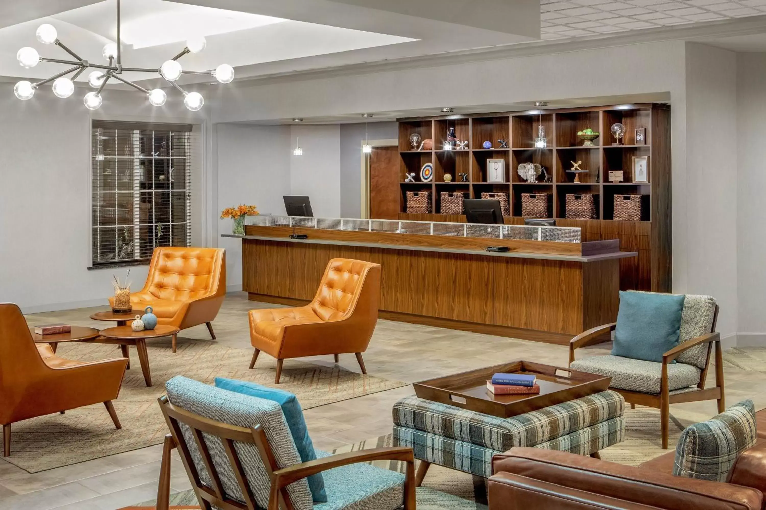 Lobby or reception, Lounge/Bar in Four Points by Sheraton Kalamazoo