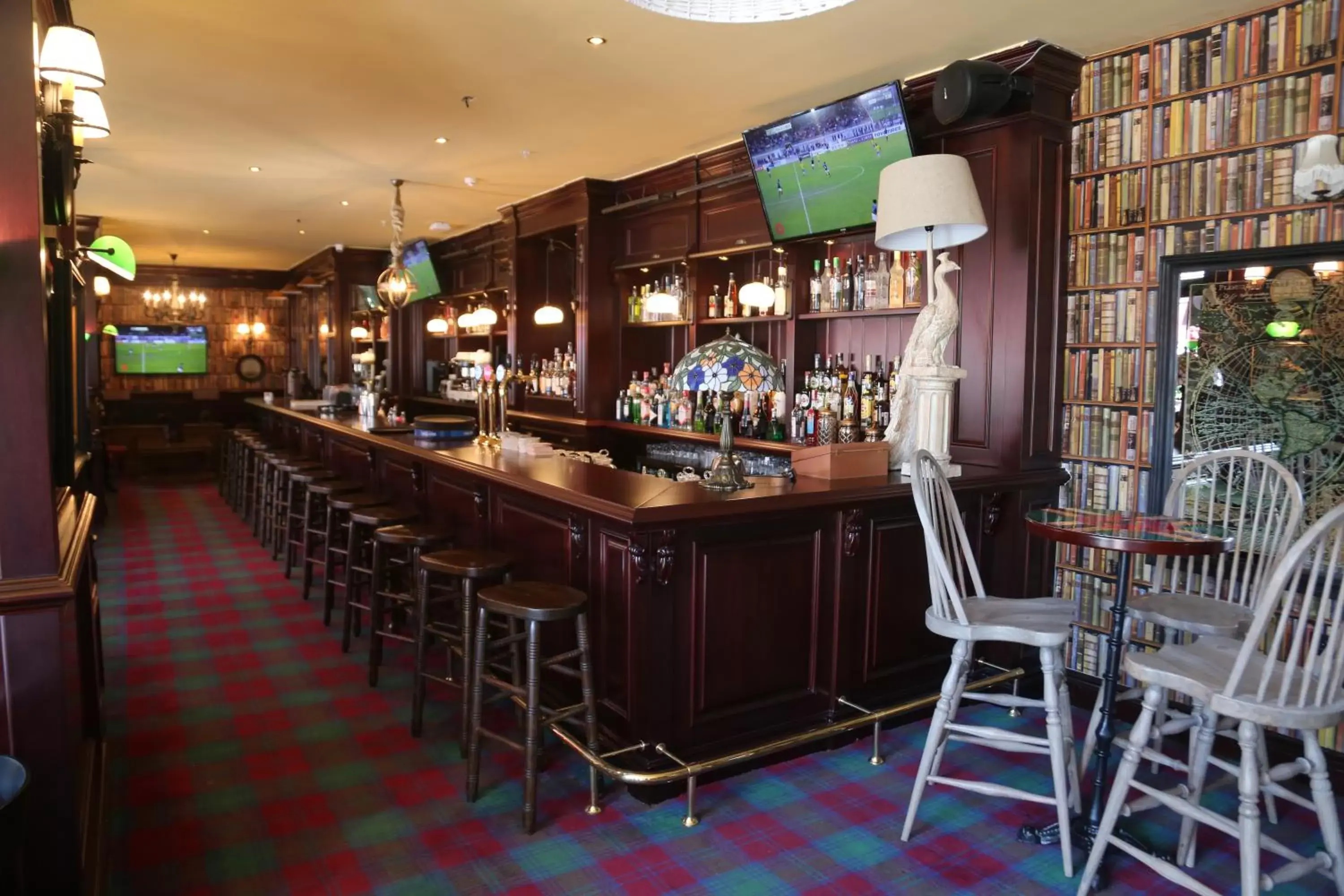 Lounge or bar in Ramada by Wyndham Diyarbakir Lounge or bar in Ramada by Wyndham Diyarbakir