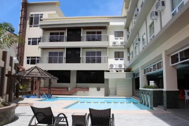 Property Building in Circle Inn - Iloilo City Center