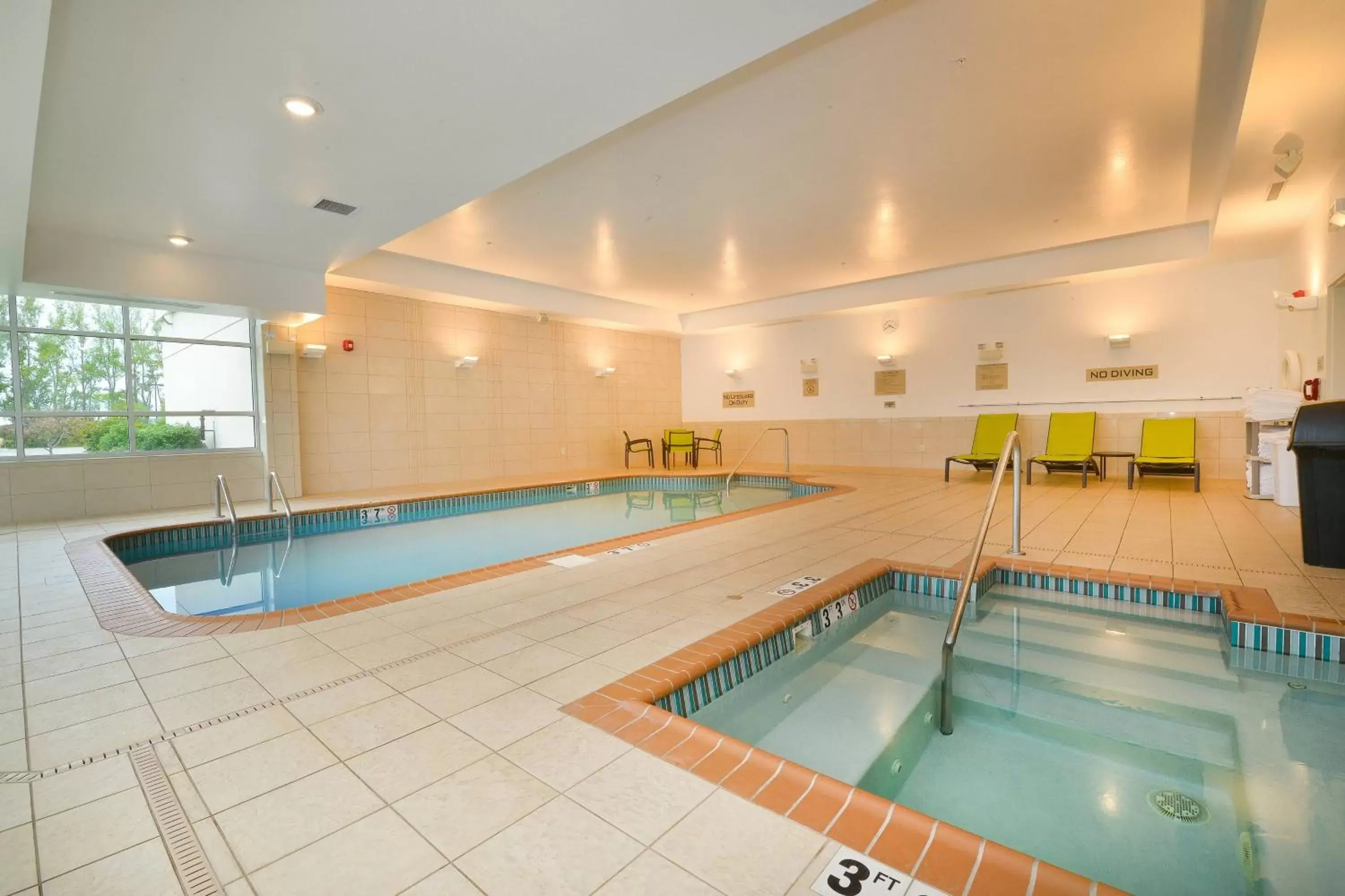 Swimming Pool in SpringHill Suites Grand Forks