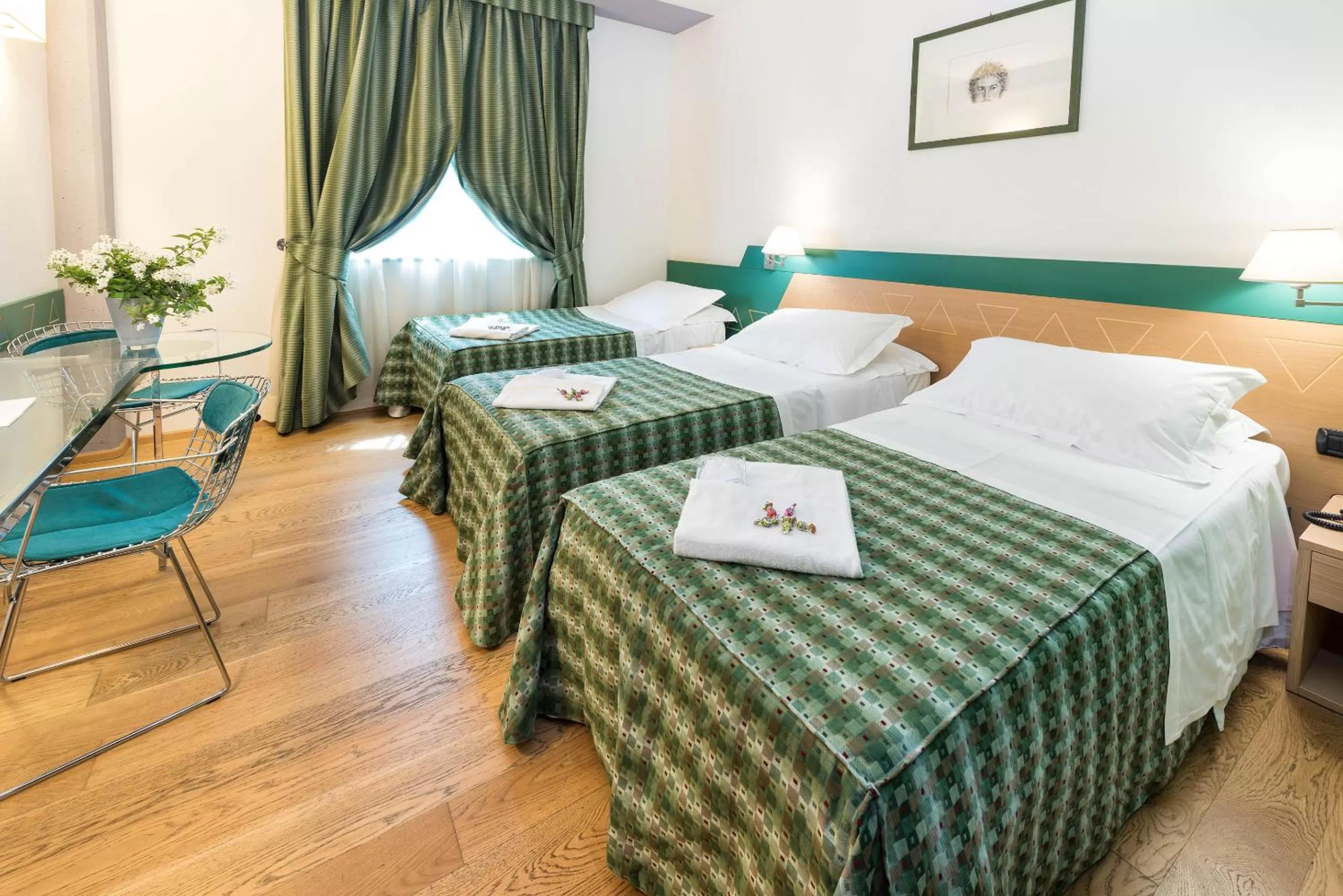 Bedroom, Bed in West Point Airport Hotel