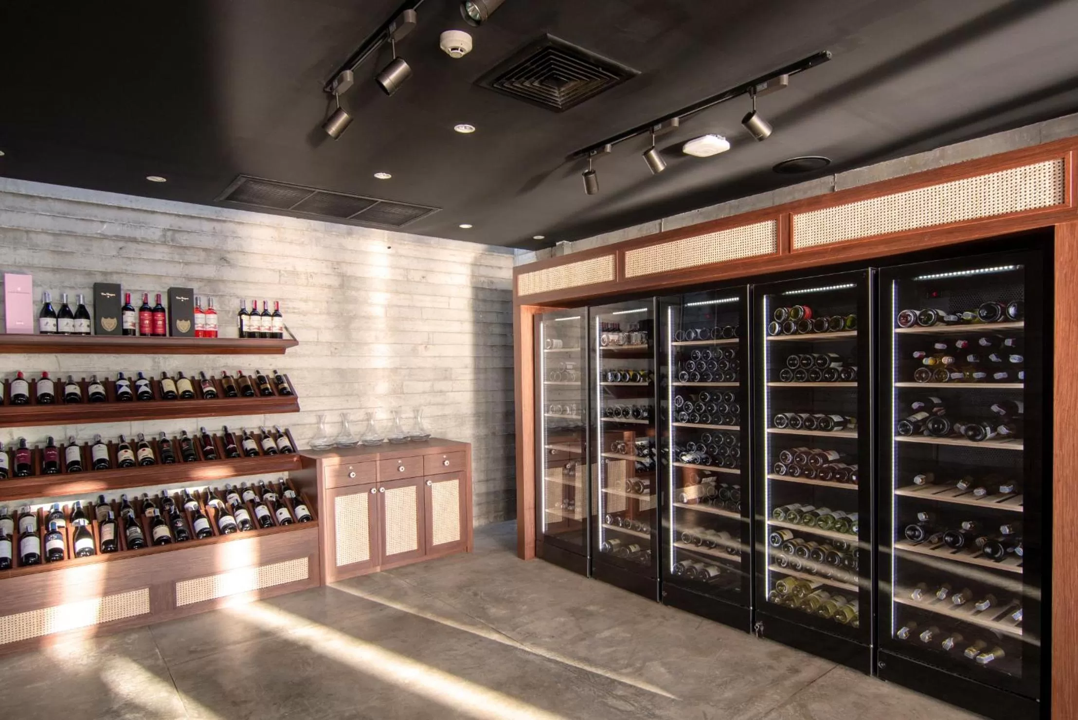 Alcoholic drinks in La Vela Khao Lak - SHA Extra Plus