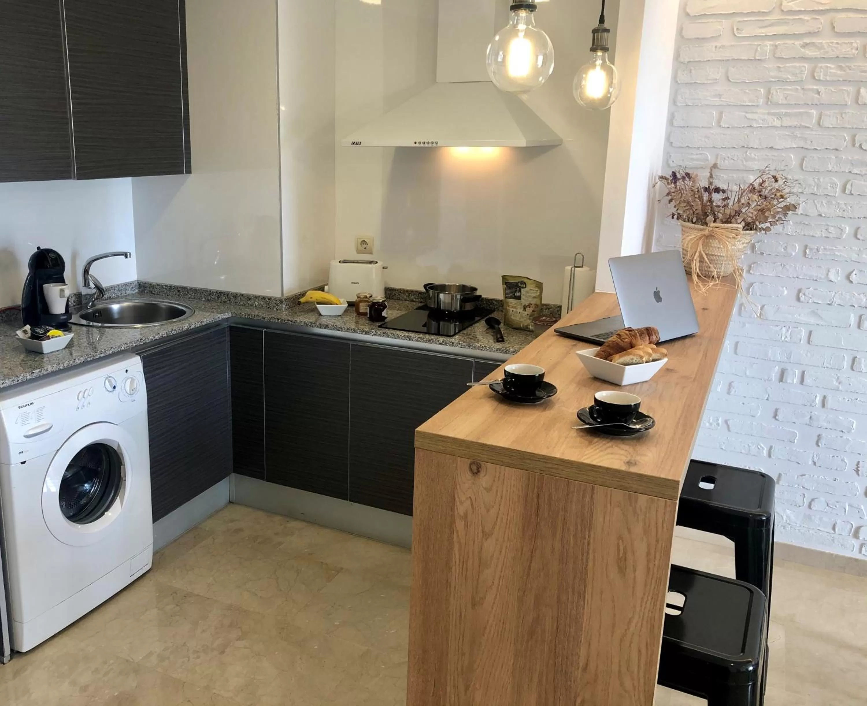 Kitchen or kitchenette in Mediterraneo Sitges