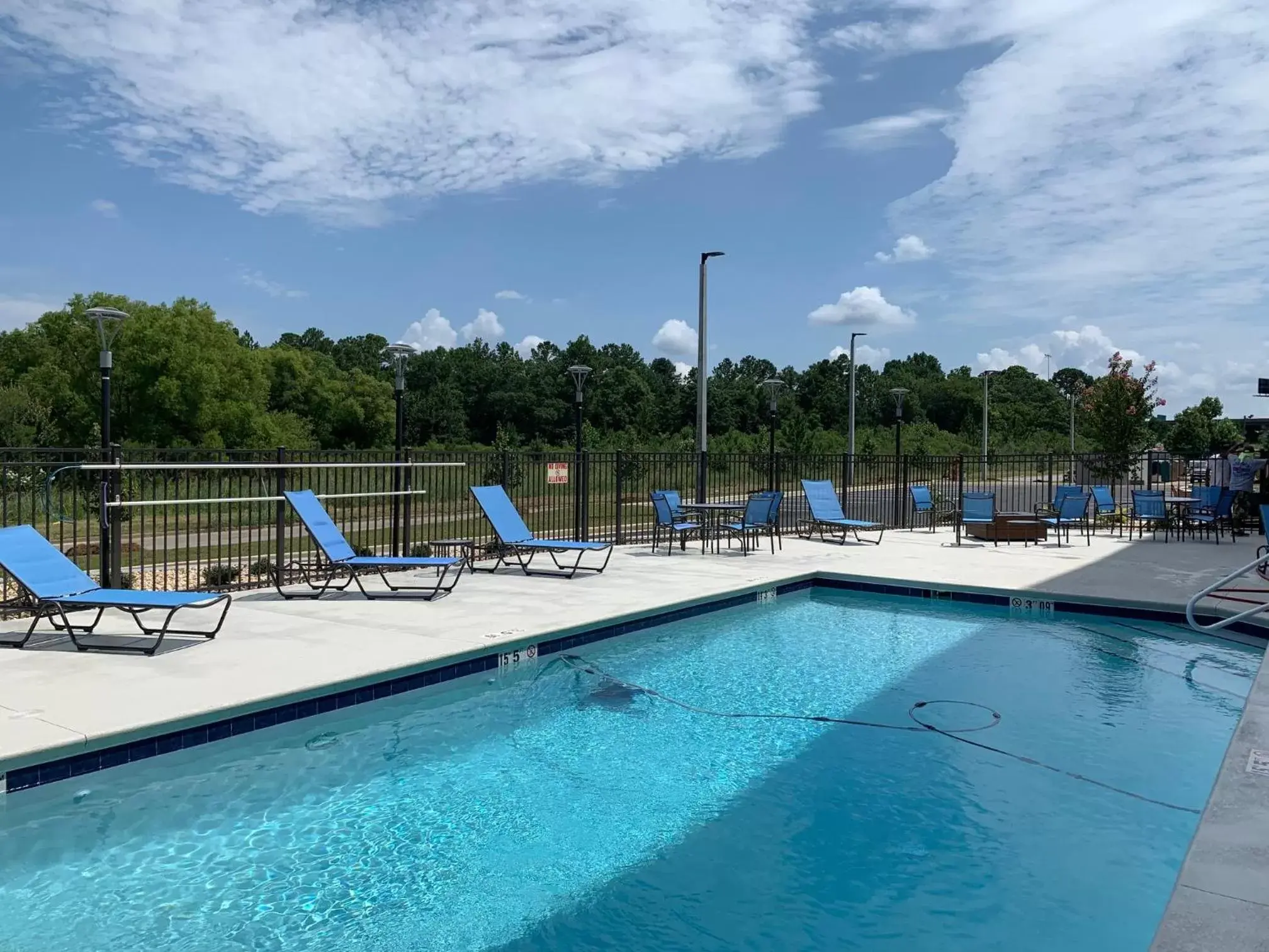 Swimming Pool in La Quinta Inn & Suites by Wyndham Tifton