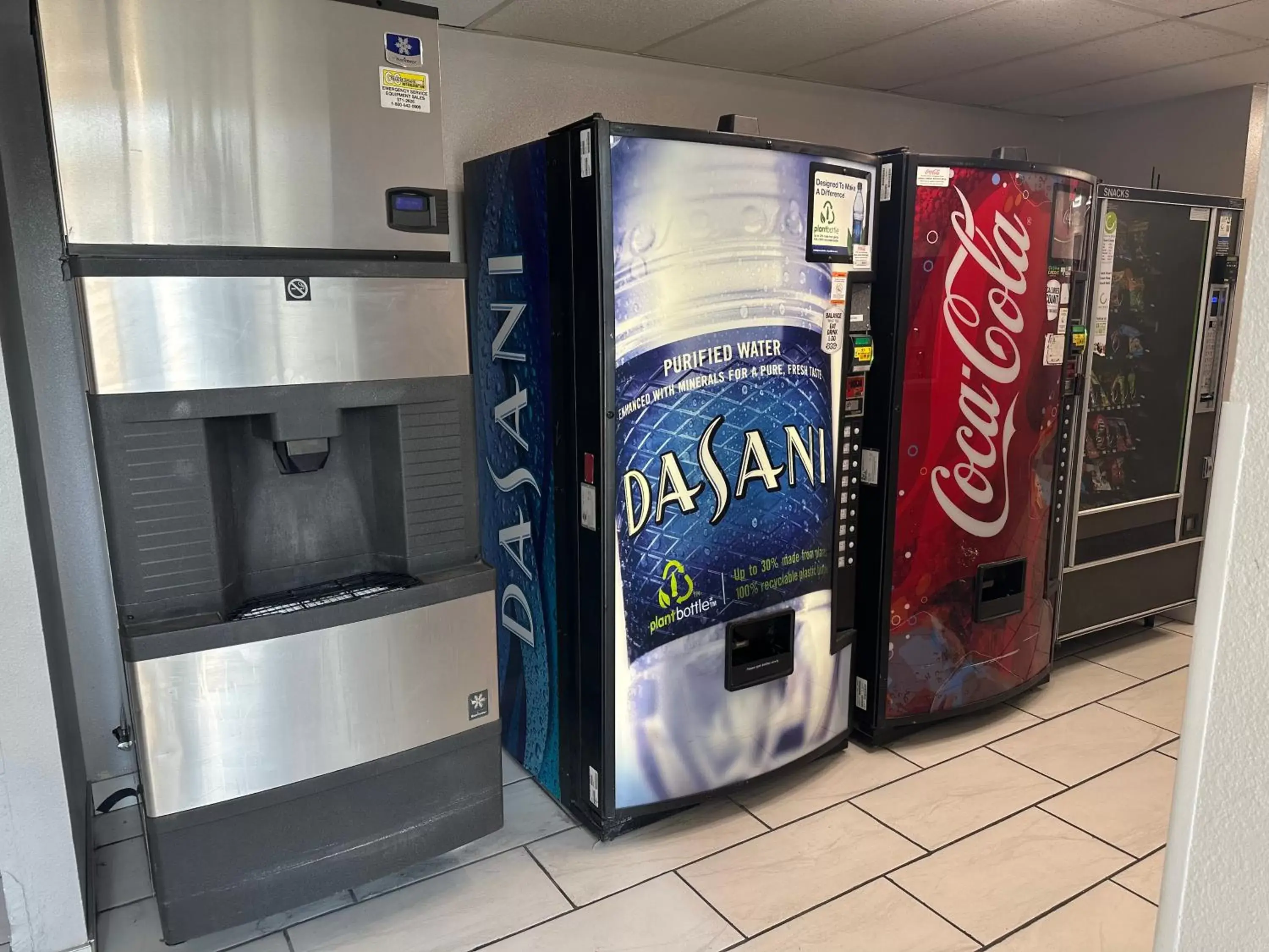 vending machine in La Quinta Inn by Wyndham Omaha Southwest