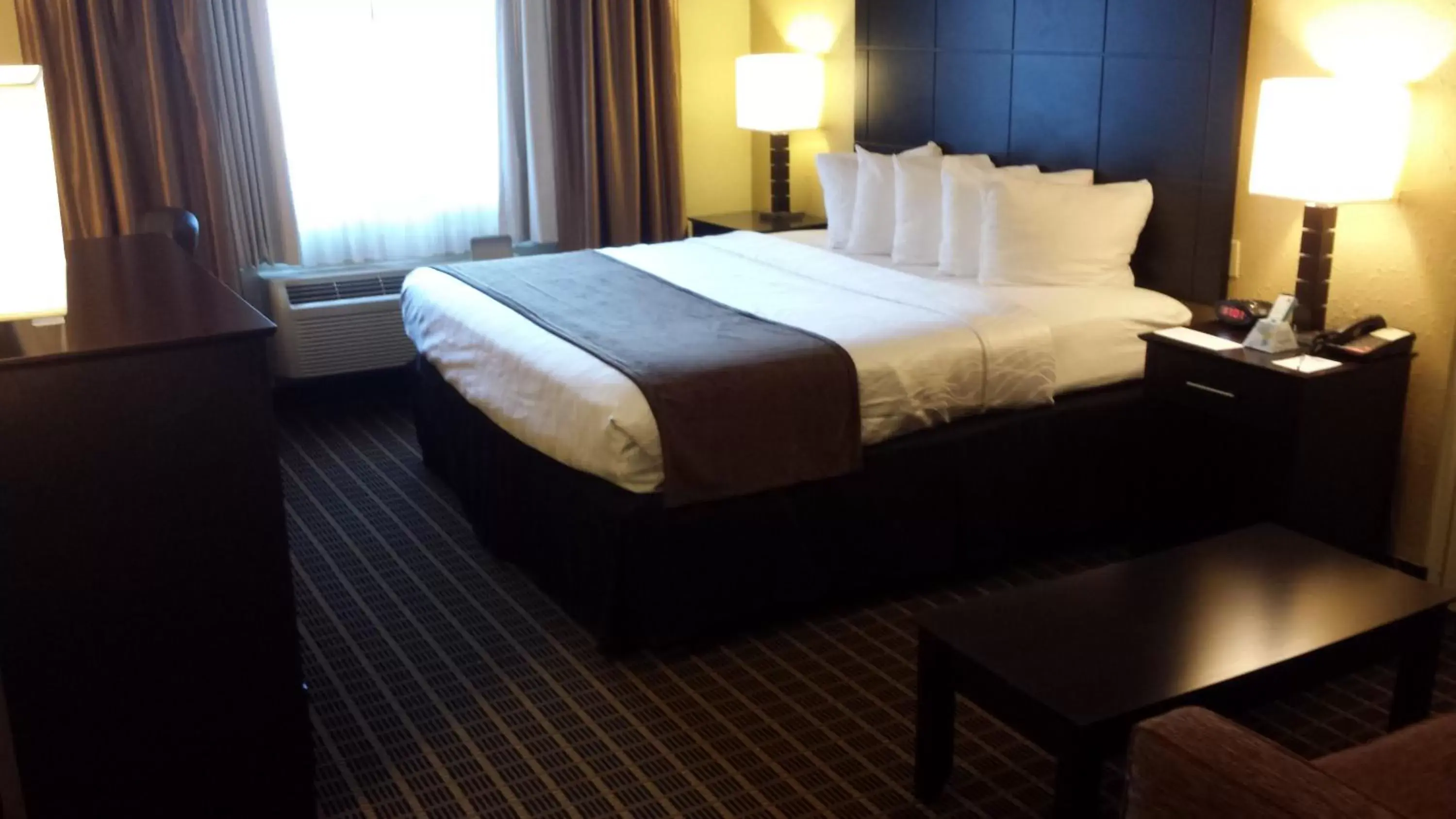 King Room - Disability Access/Non-Smoking in Quality Inn & Suites