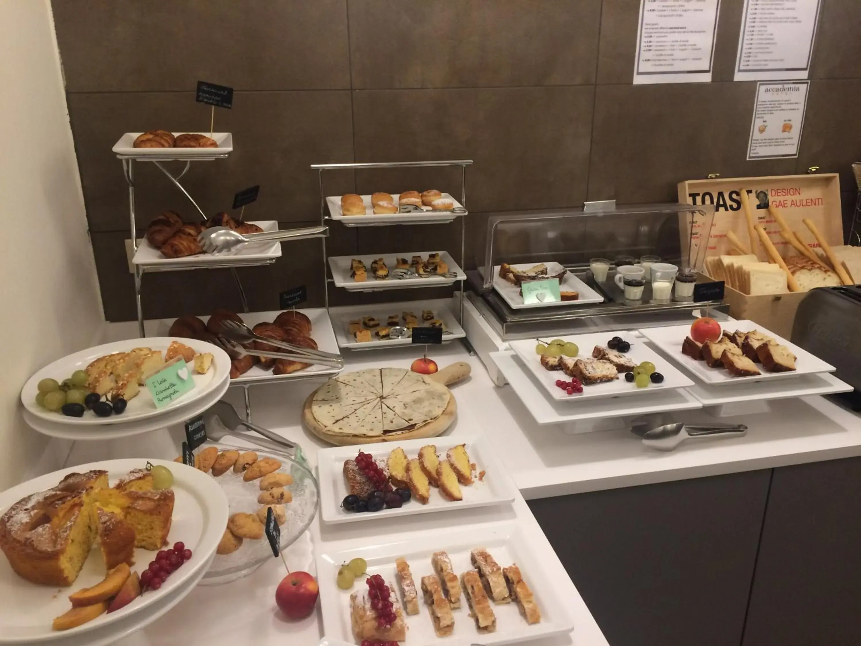 Buffet breakfast in Accademia Hotel