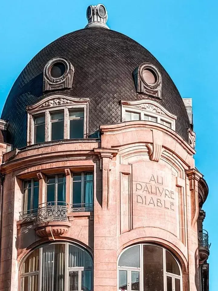 Nearby landmark, Property Building in Maison Philippe Le Bon, Les Collectionneurs