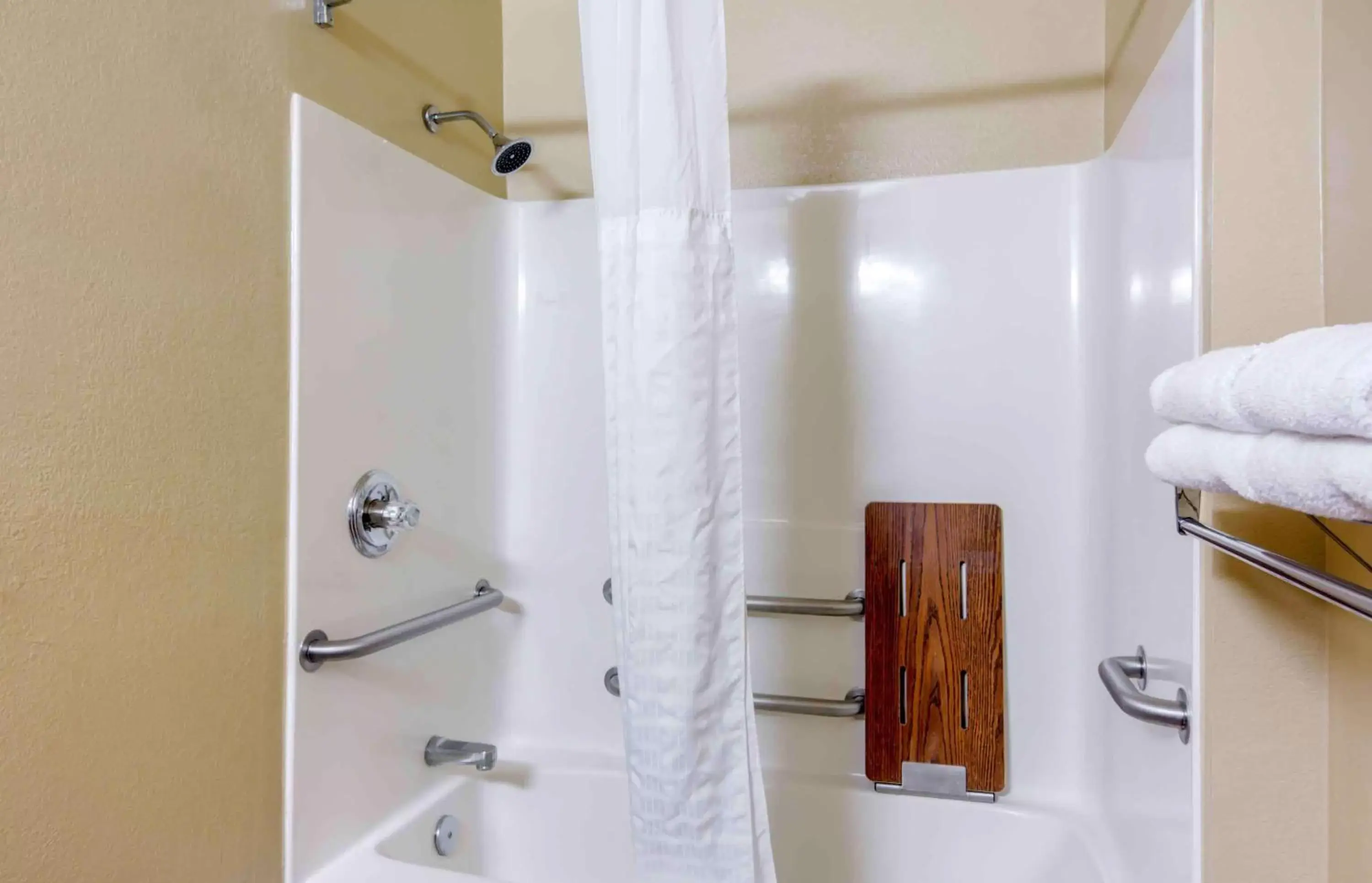 Bathroom in Extended Stay America Suites - Richmond - W Broad Street - Glenside - North