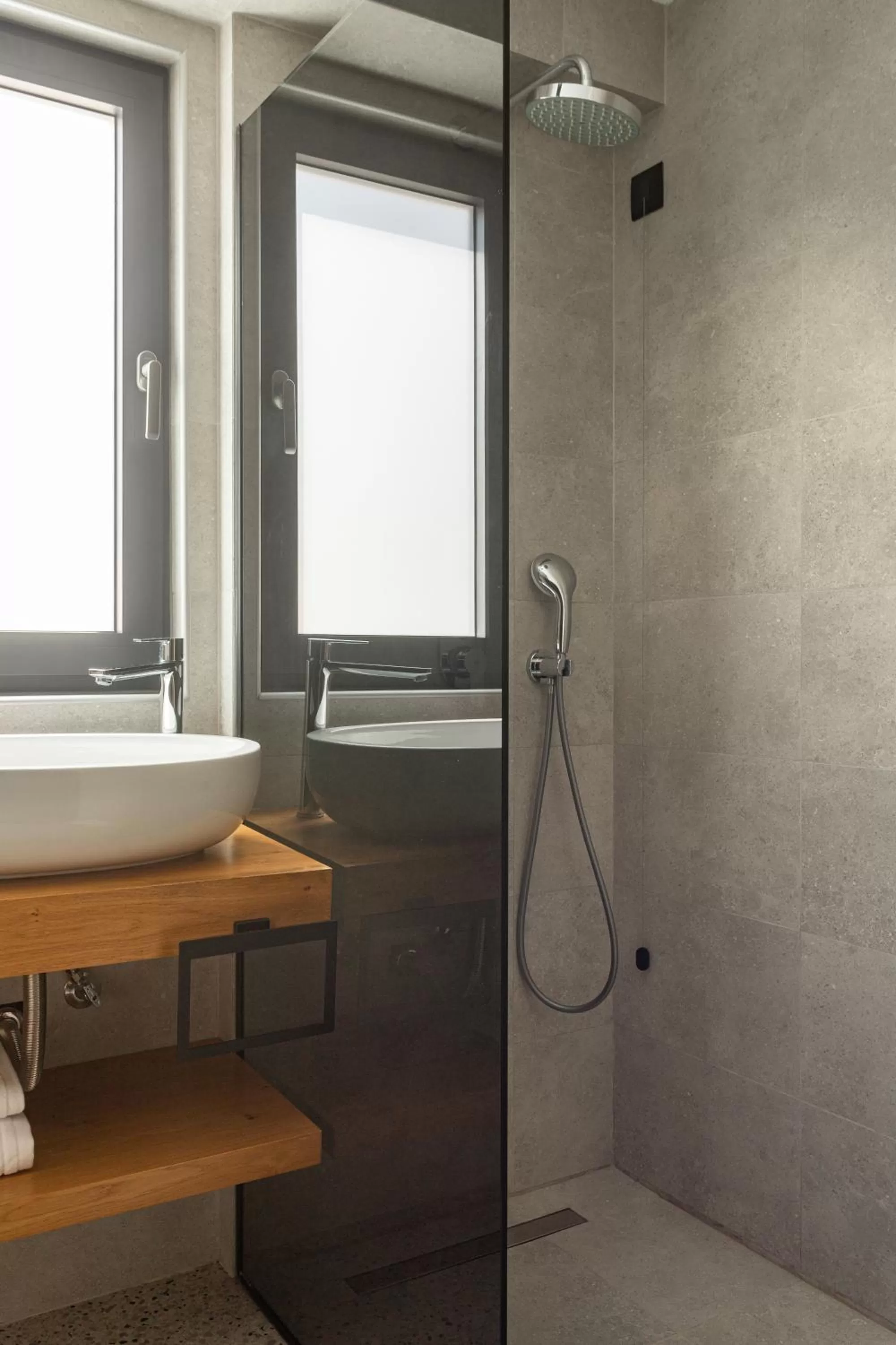 Bathroom in 11 Enteka Acropolis Suites