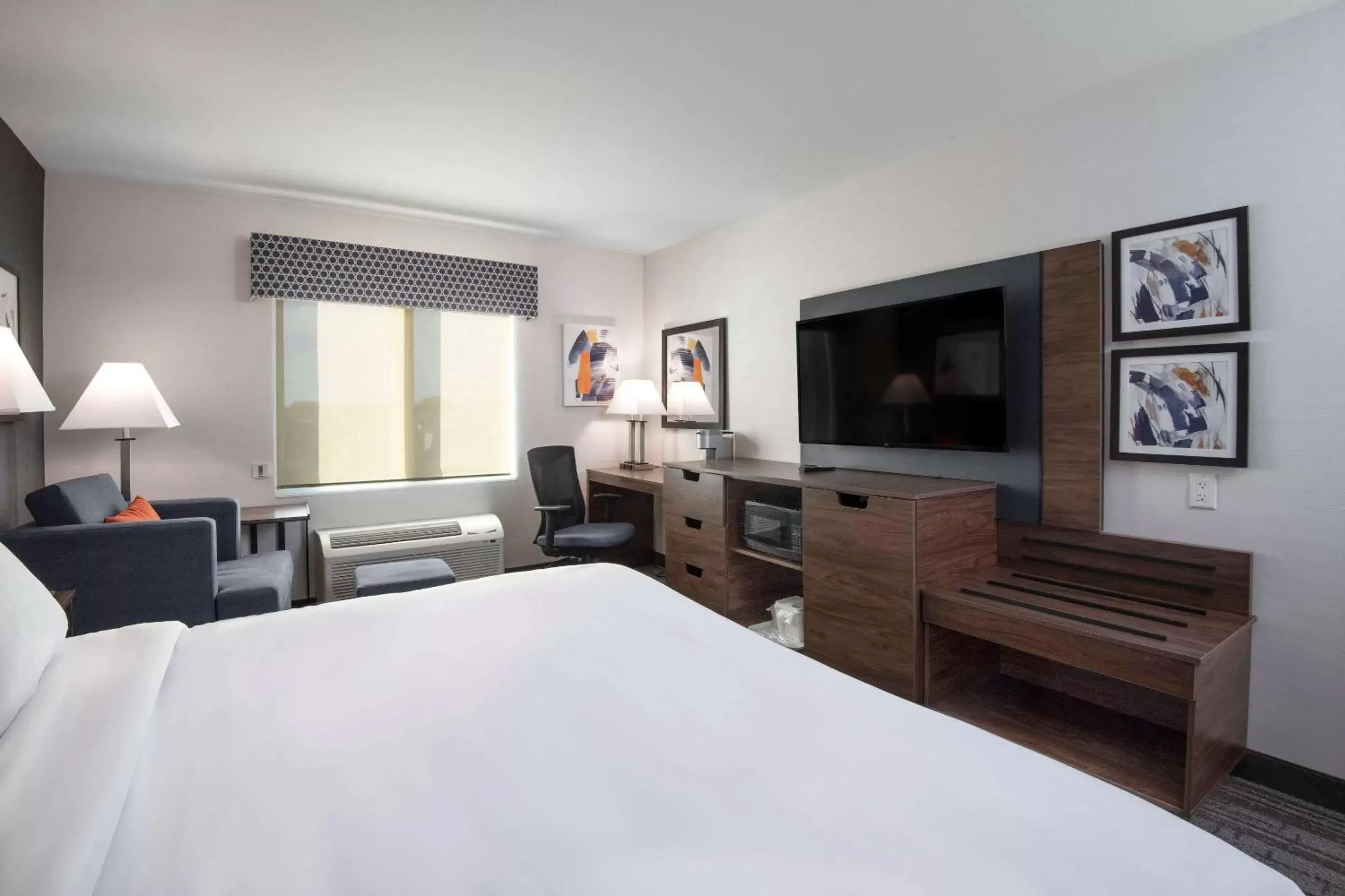 Photo of the whole room, Bed in Comfort Inn & Suites Photo of the whole room, Bed in Comfort Inn & Suites