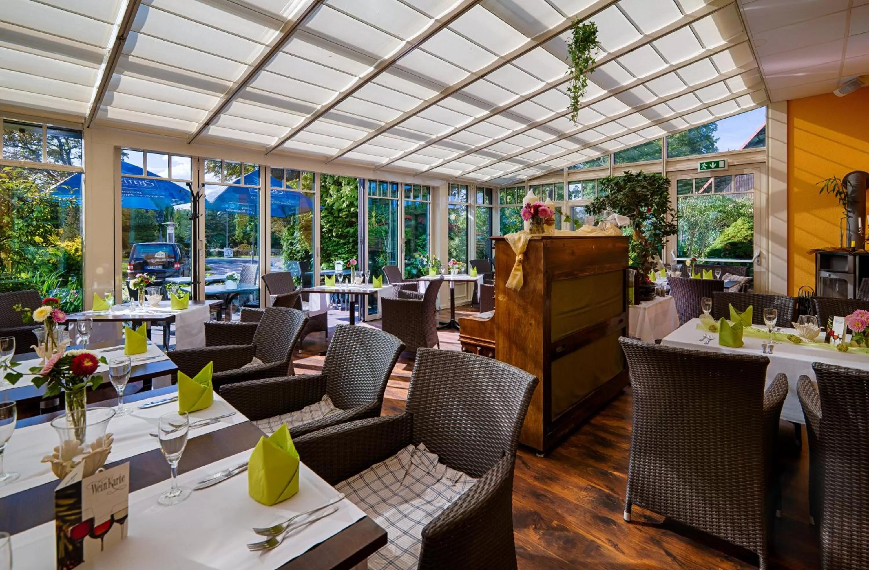 Restaurant/places to eat in Flair Hotel Reuner