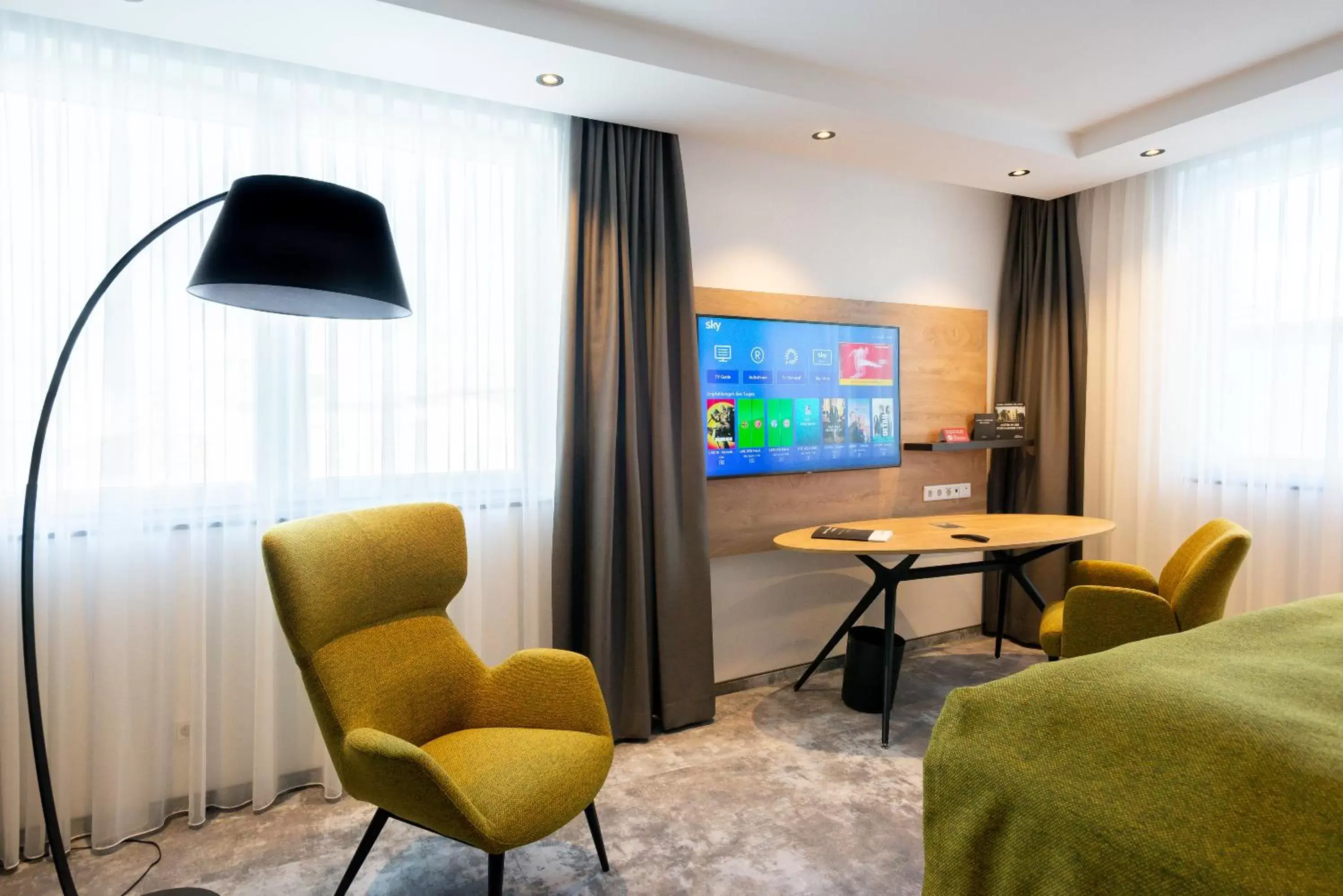 Bedroom, TV/Entertainment Center in Hotel Esplanade Dortmund