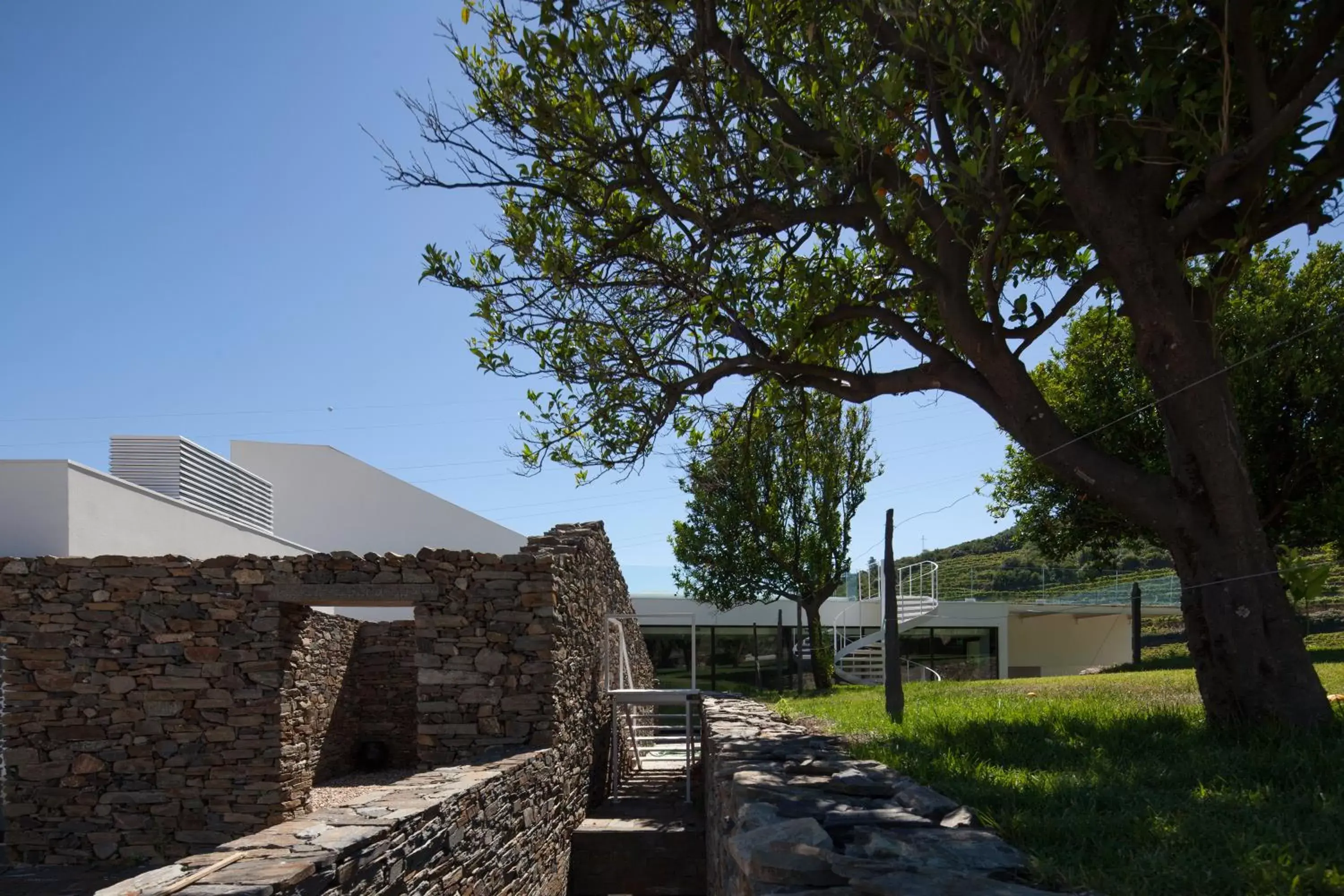 Facade/entrance, Property Building in Quinta De Casaldronho Wine Hotel