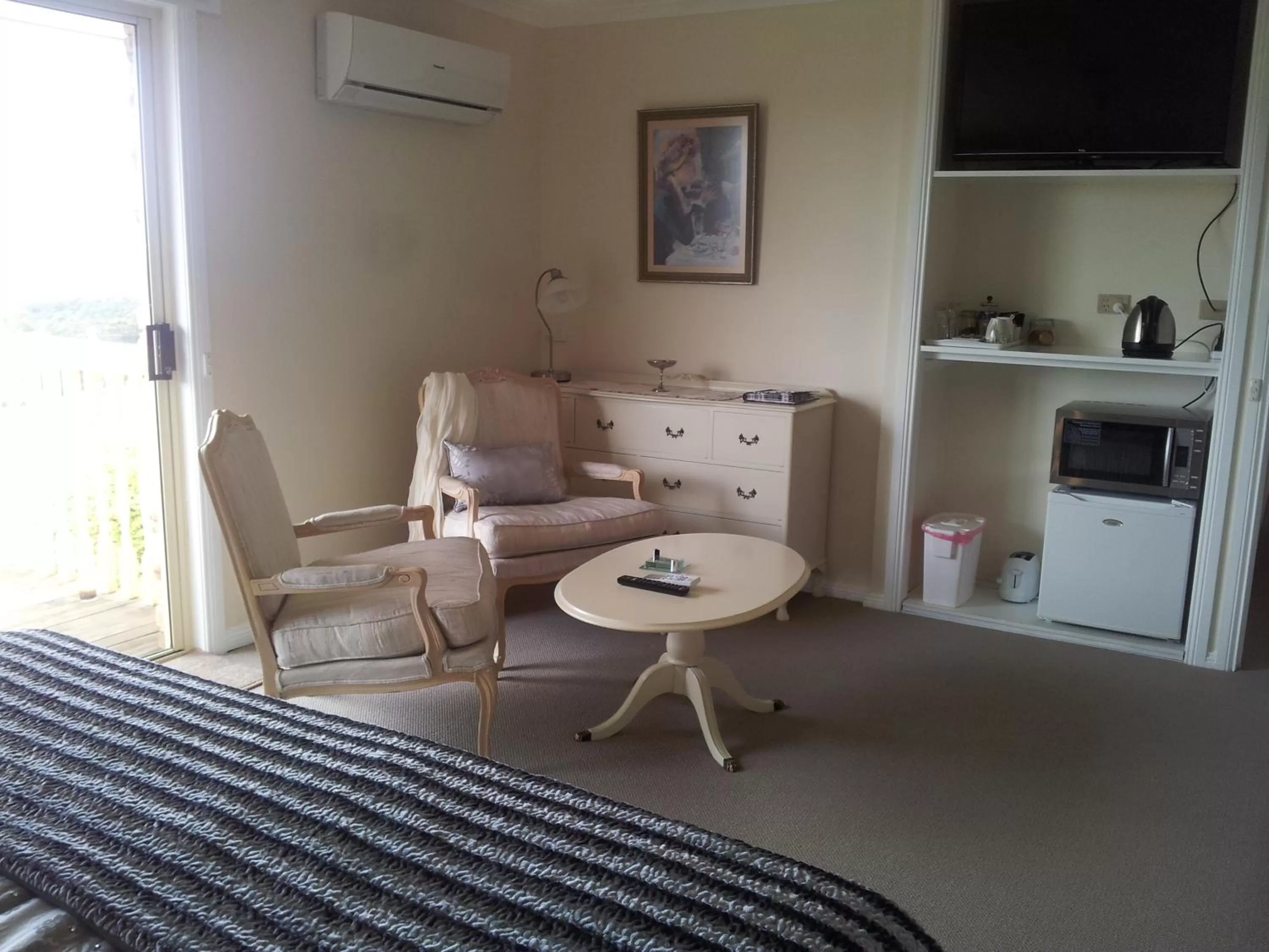 Seating area in Waterview Gardens B&B