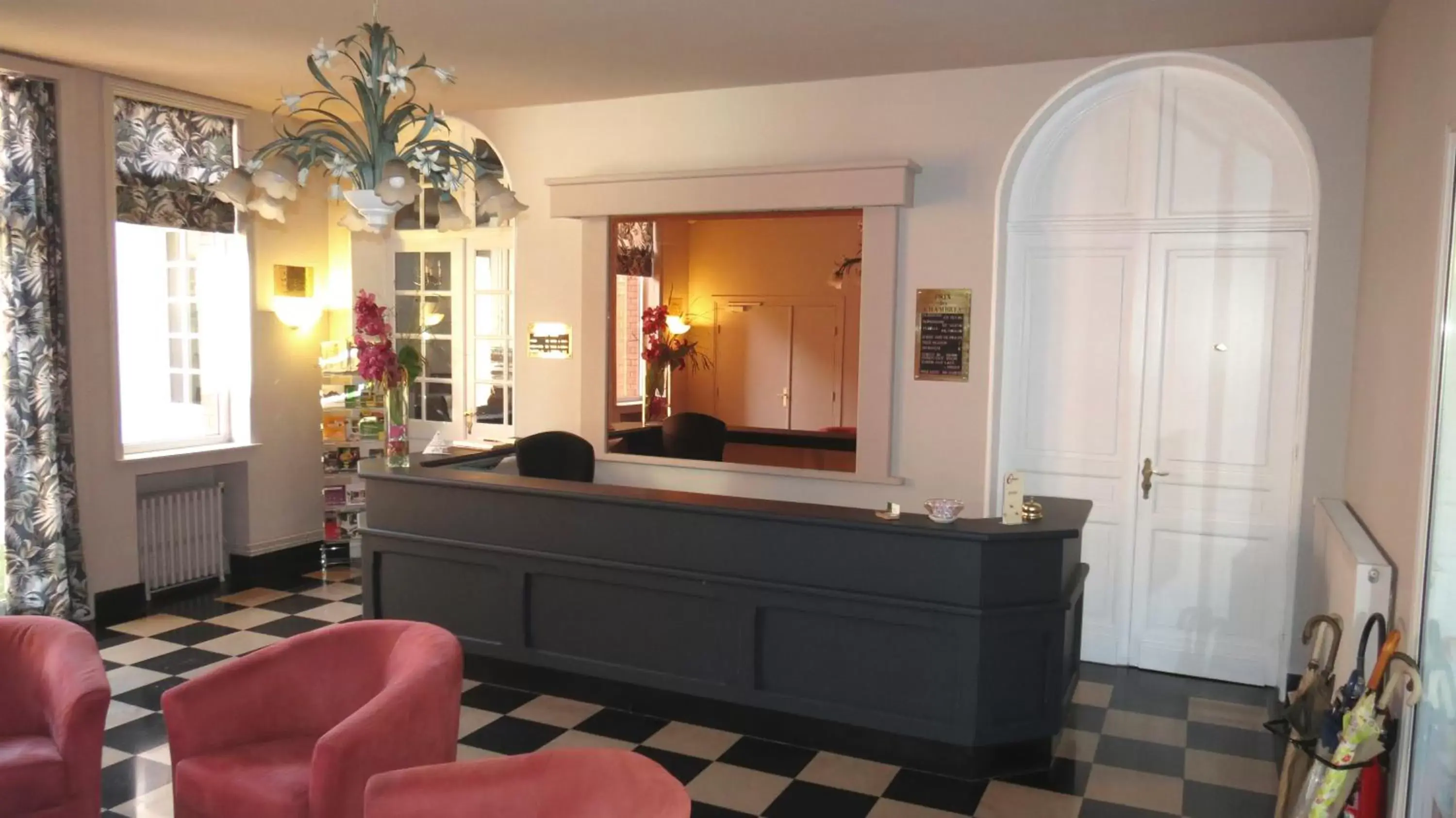 Lobby/Reception in Belle Hôtel, Lille Ouest