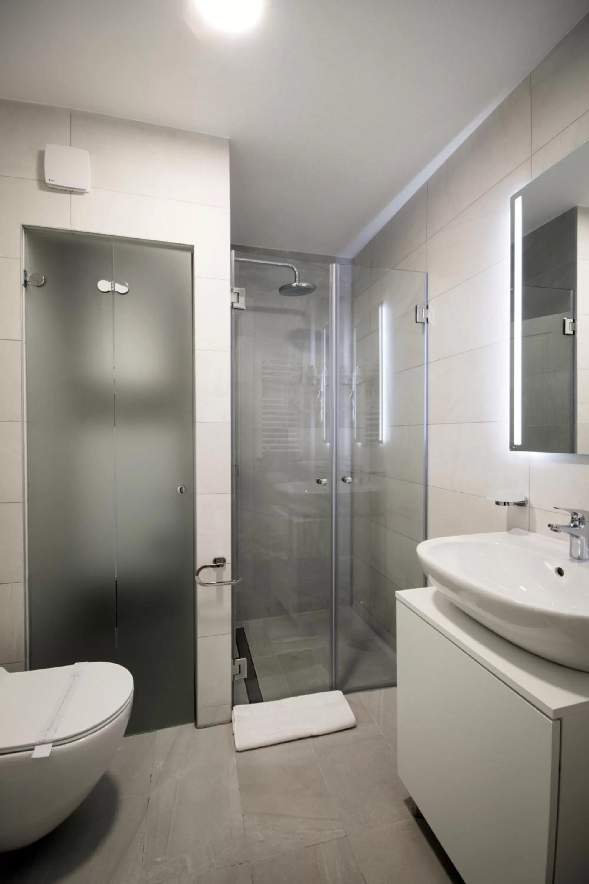 Bathroom in Hotel LoRa