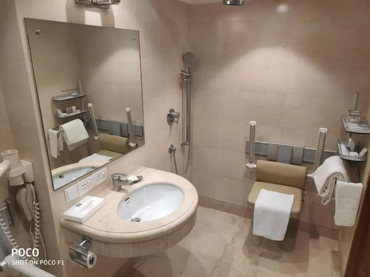 Bathroom in Jaypee Siddharth Hotel